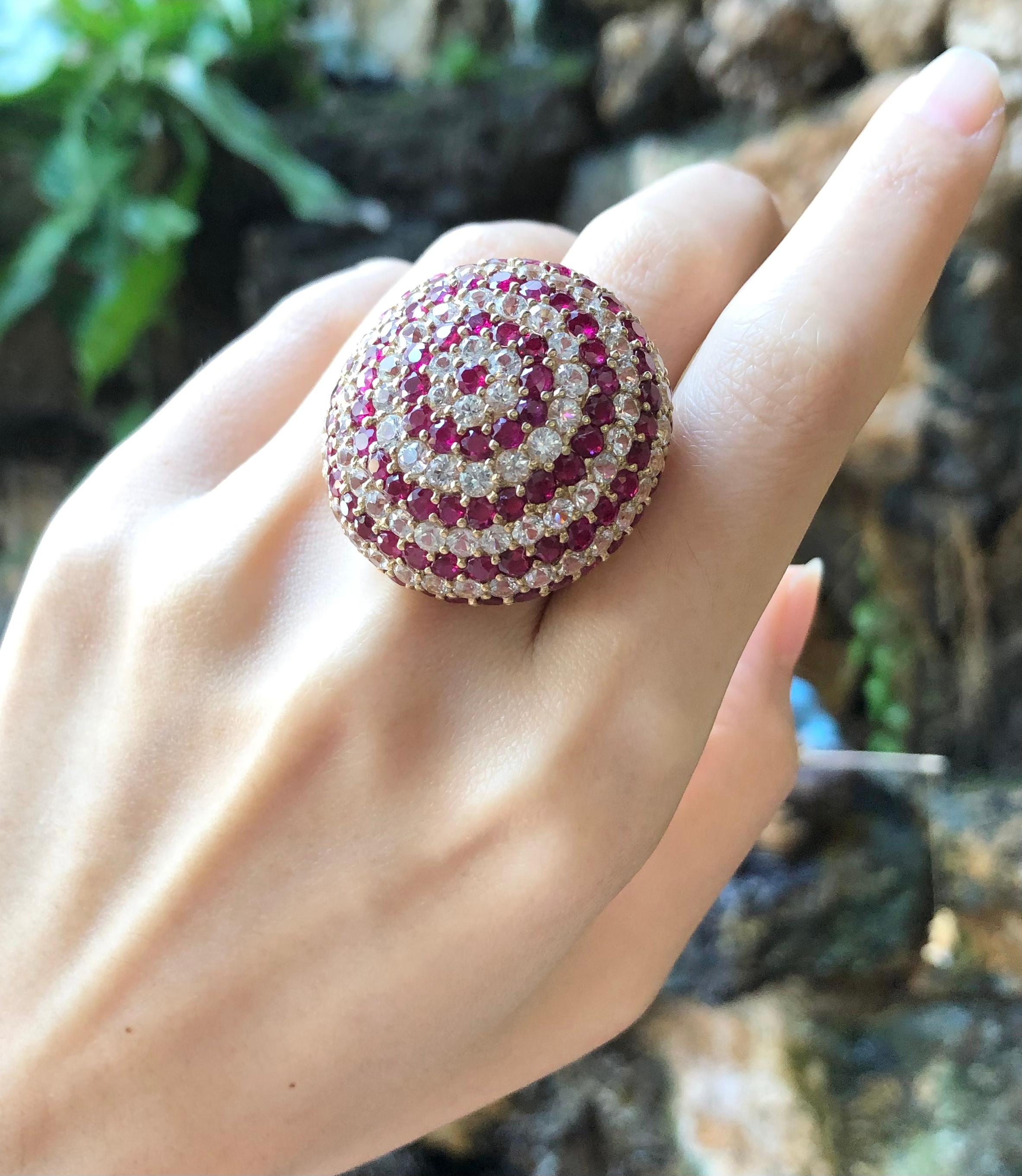 Ring mit weißem Saphir und Rubin in Silberfassung im Angebot 6