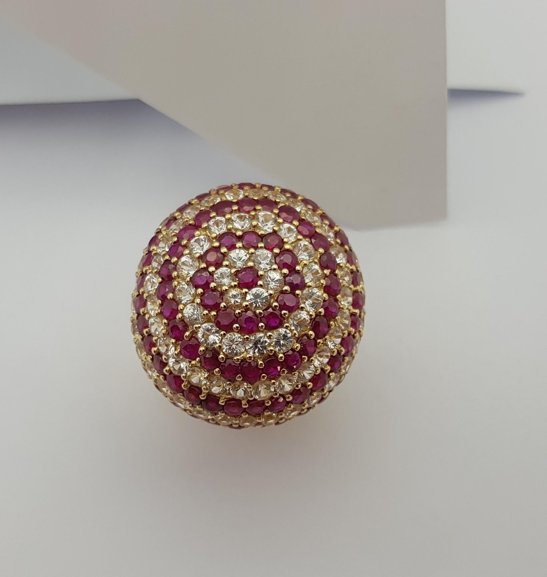 Ring mit weißem Saphir und Rubin in Silberfassung im Angebot 3