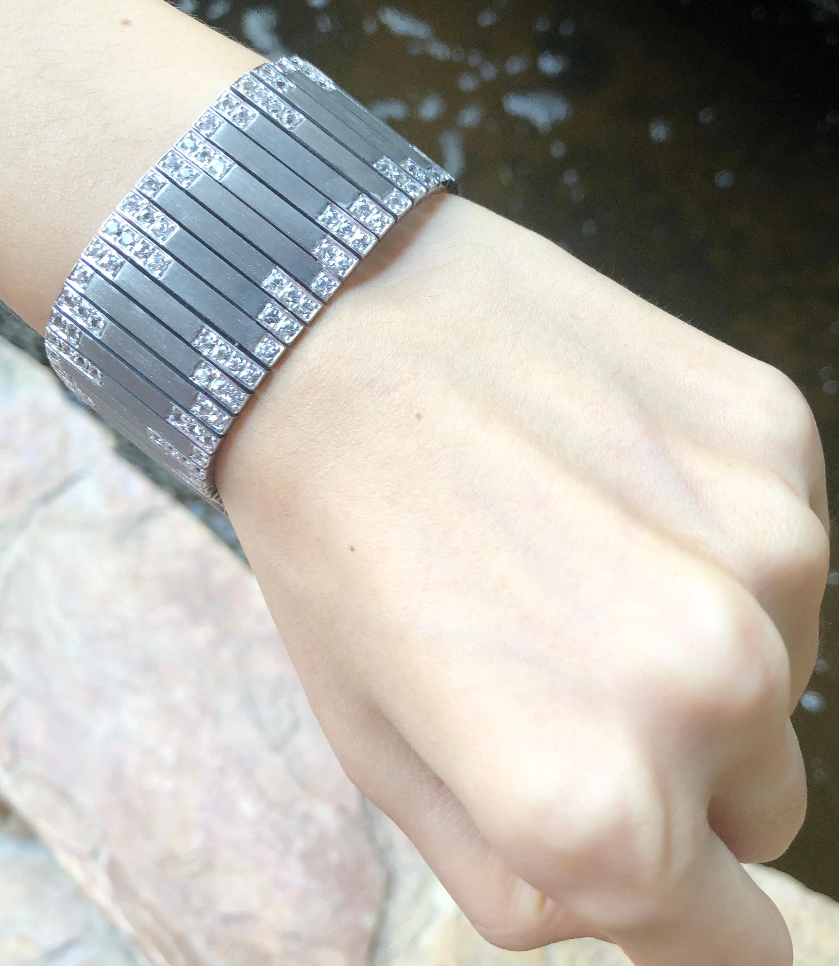Brilliant Cut White Sapphire Bracelet set in Silver Settings For Sale