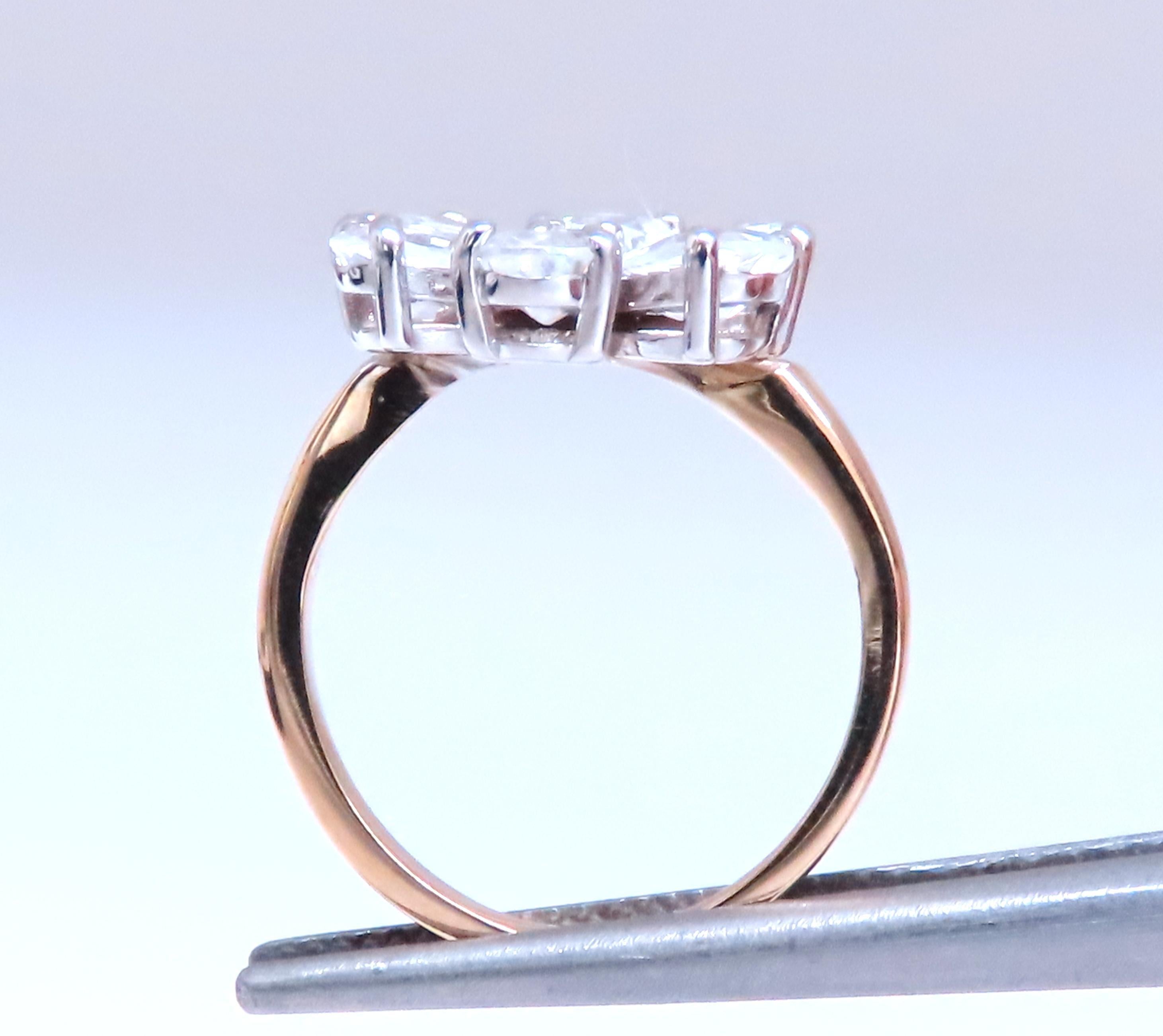 White sapphire Daisy Cluster Clover Ring 14kt Gold 12549 In New Condition For Sale In New York, NY