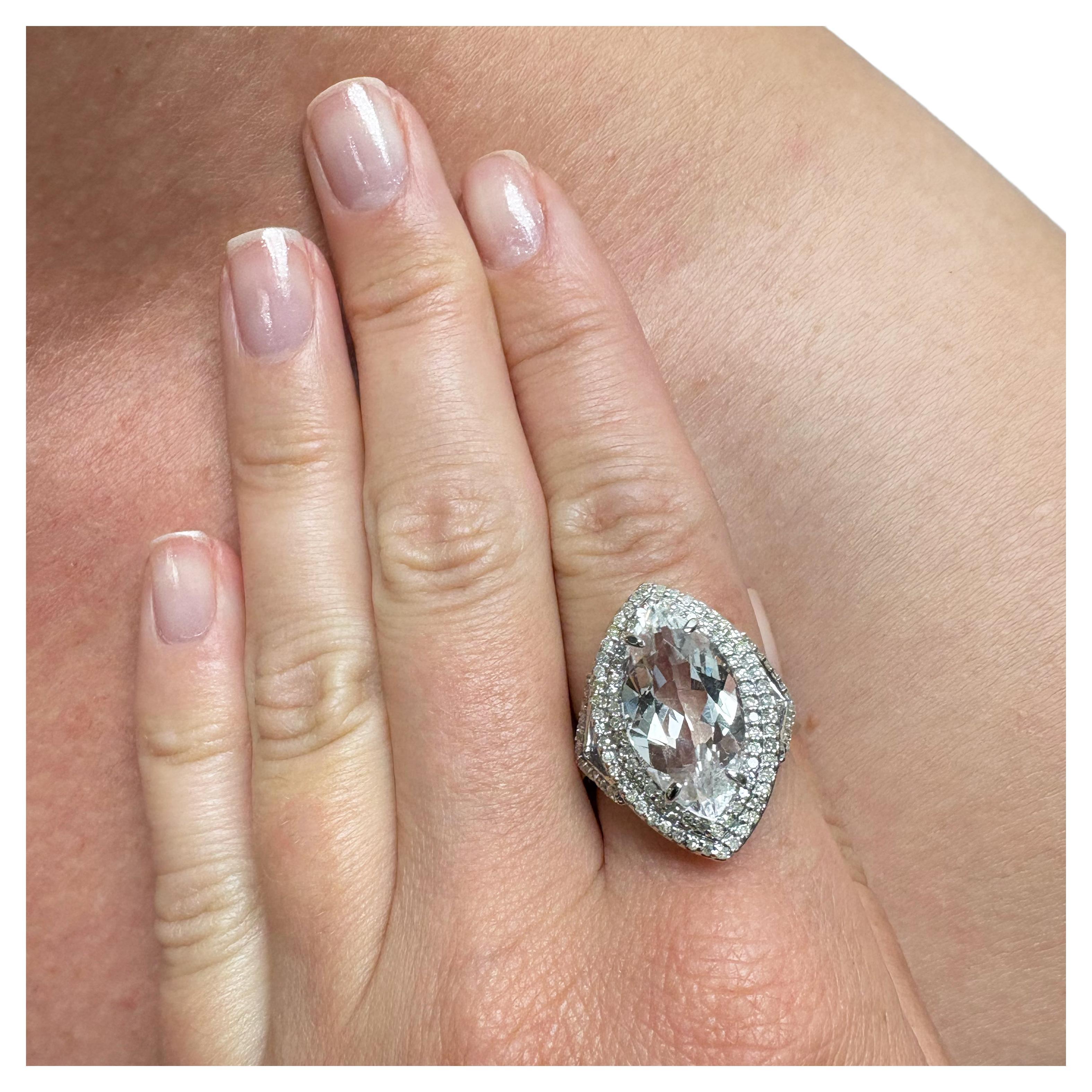Anillo Paradizia Zafiro Blanco Marquesa con Diamantes