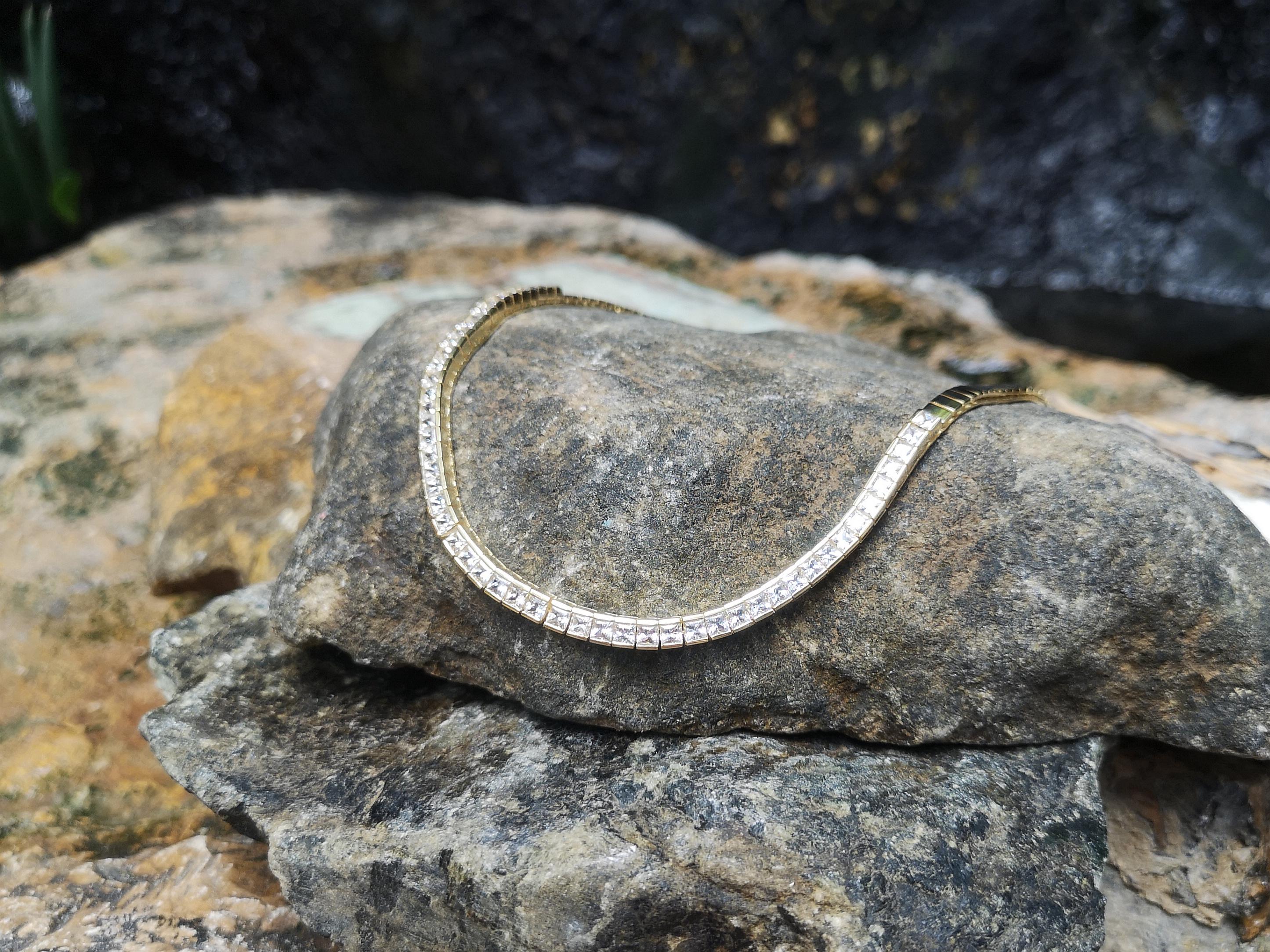 Collana di zaffiri bianchi con montatura in oro 18 carati in vendita 2