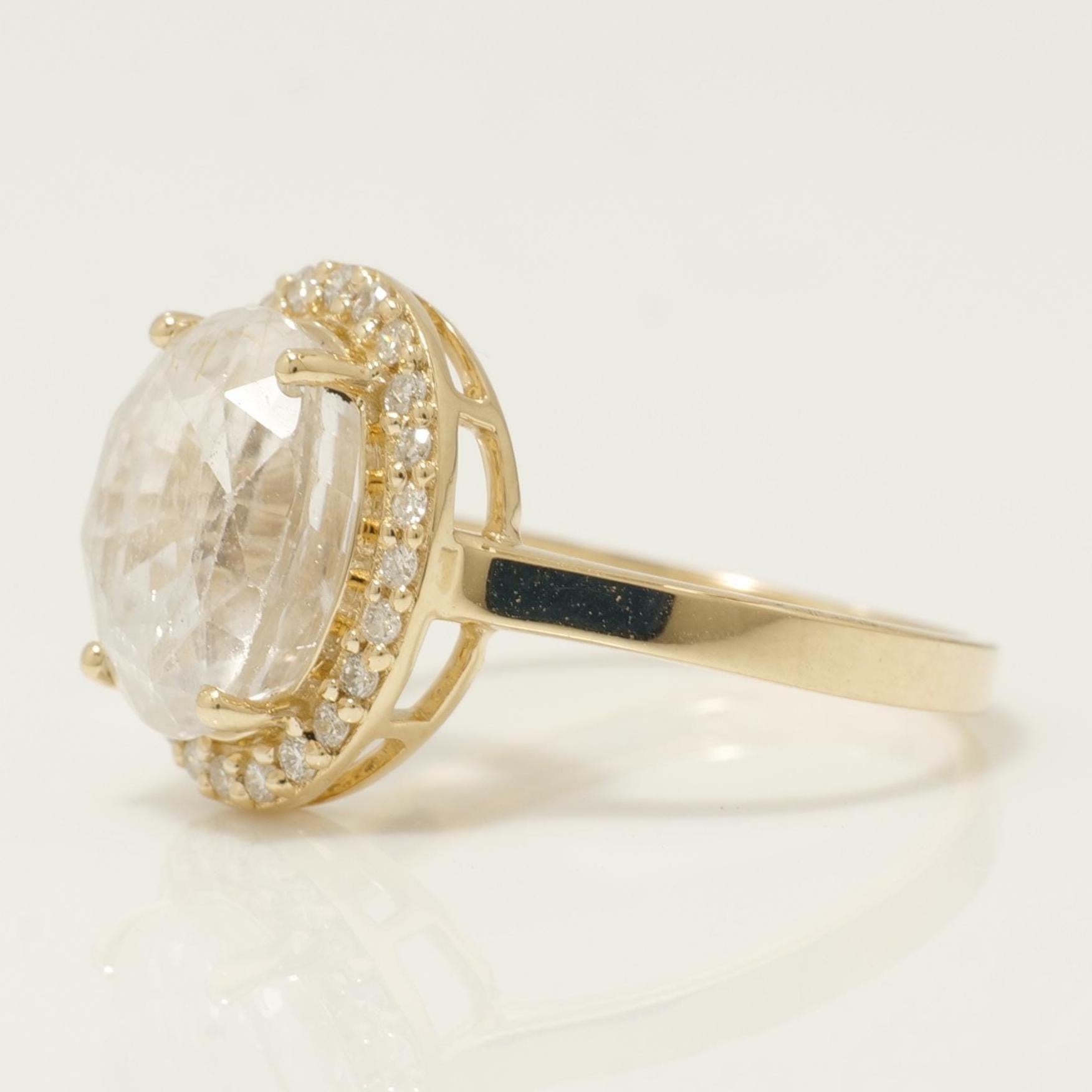 Donna Anello con zaffiro bianco e diamante ovale a raggiera in oro massiccio 14k (certificato) in vendita