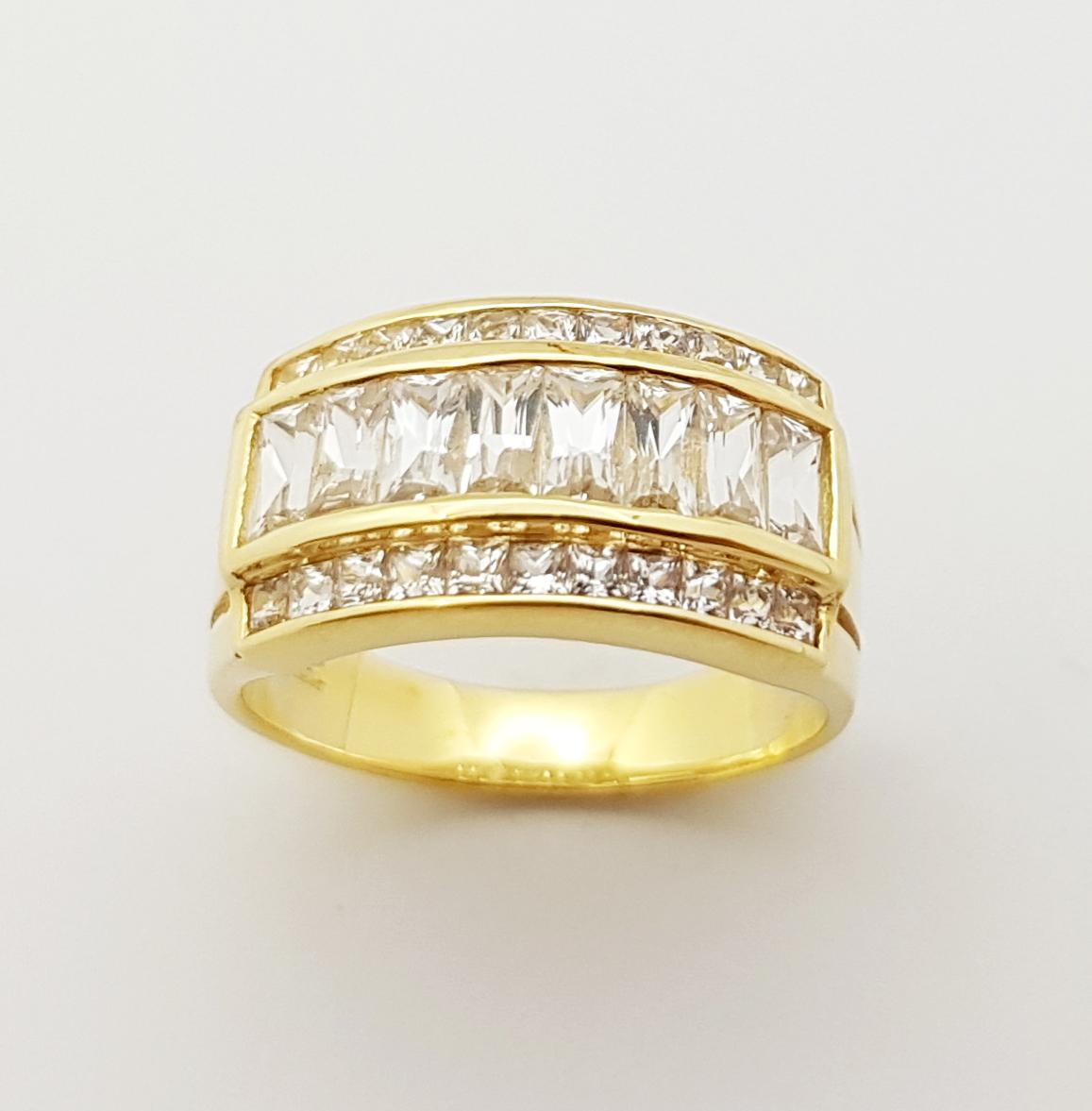 White Sapphire Ring Set in 18 Karat Gold Settings For Sale 2