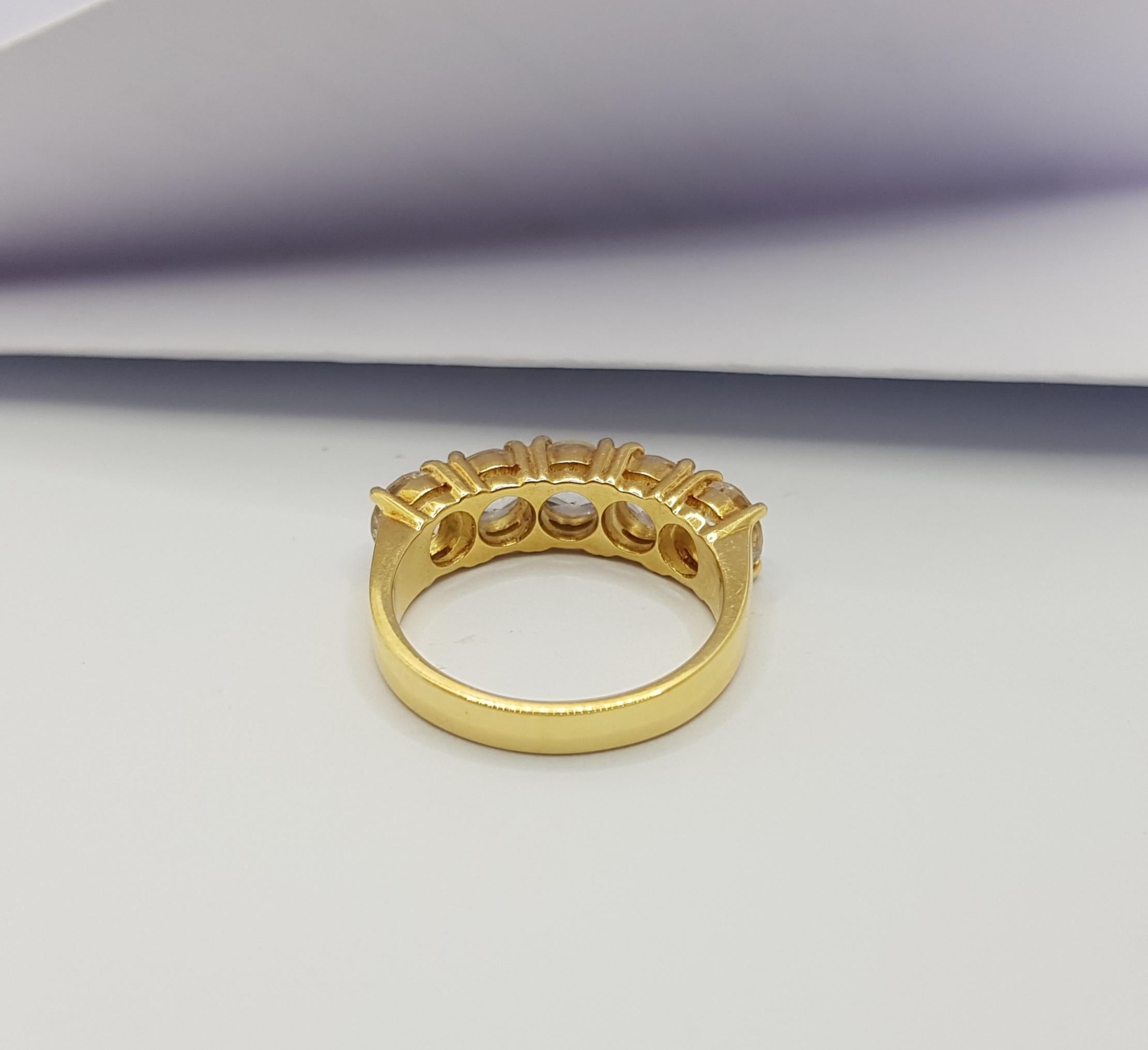 White Sapphire Ring Set in 18 Karat Gold Settings For Sale 3