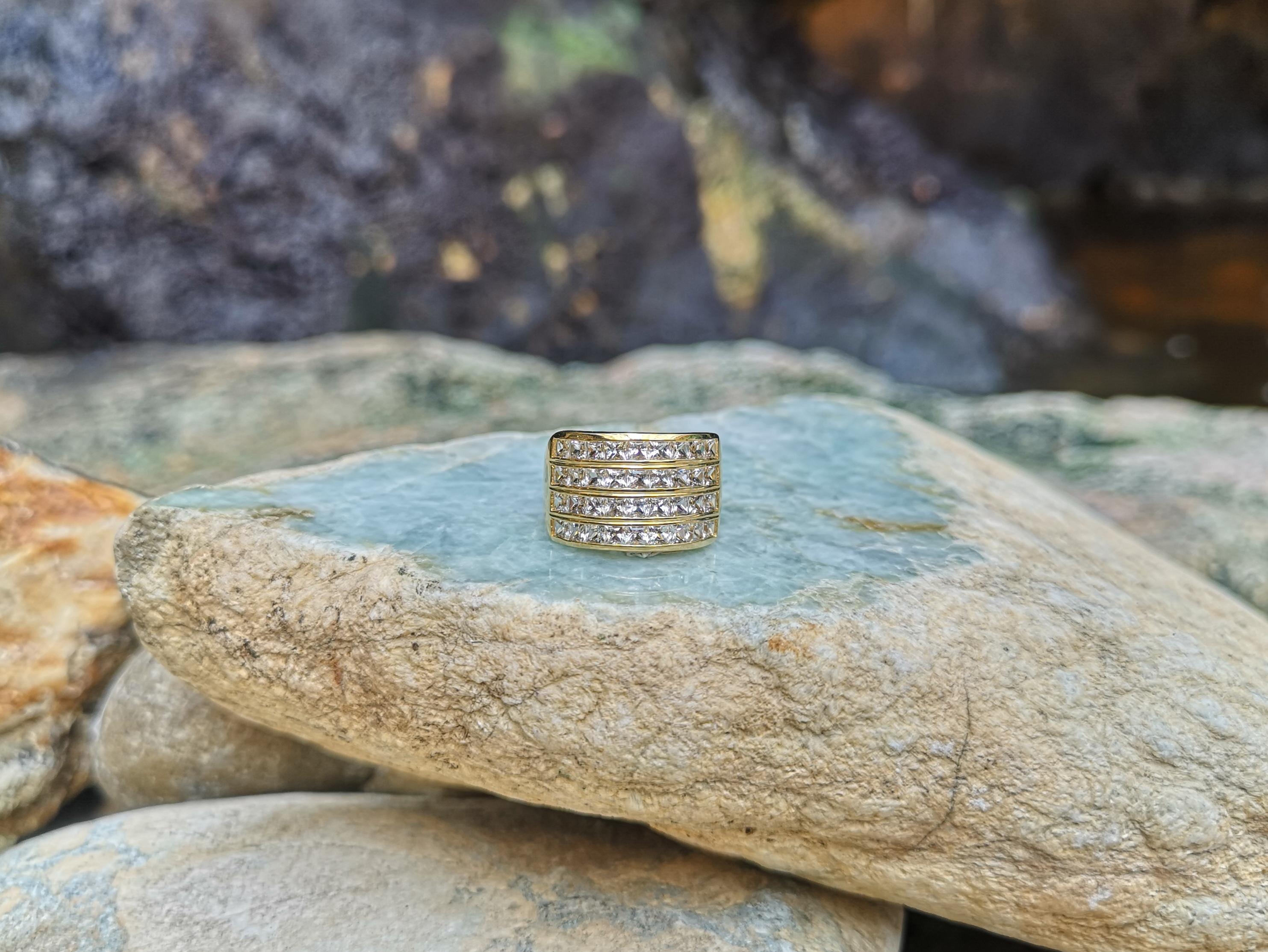 Ring mit weißem weißem Saphir in 18 Karat Goldfassung im Angebot 3