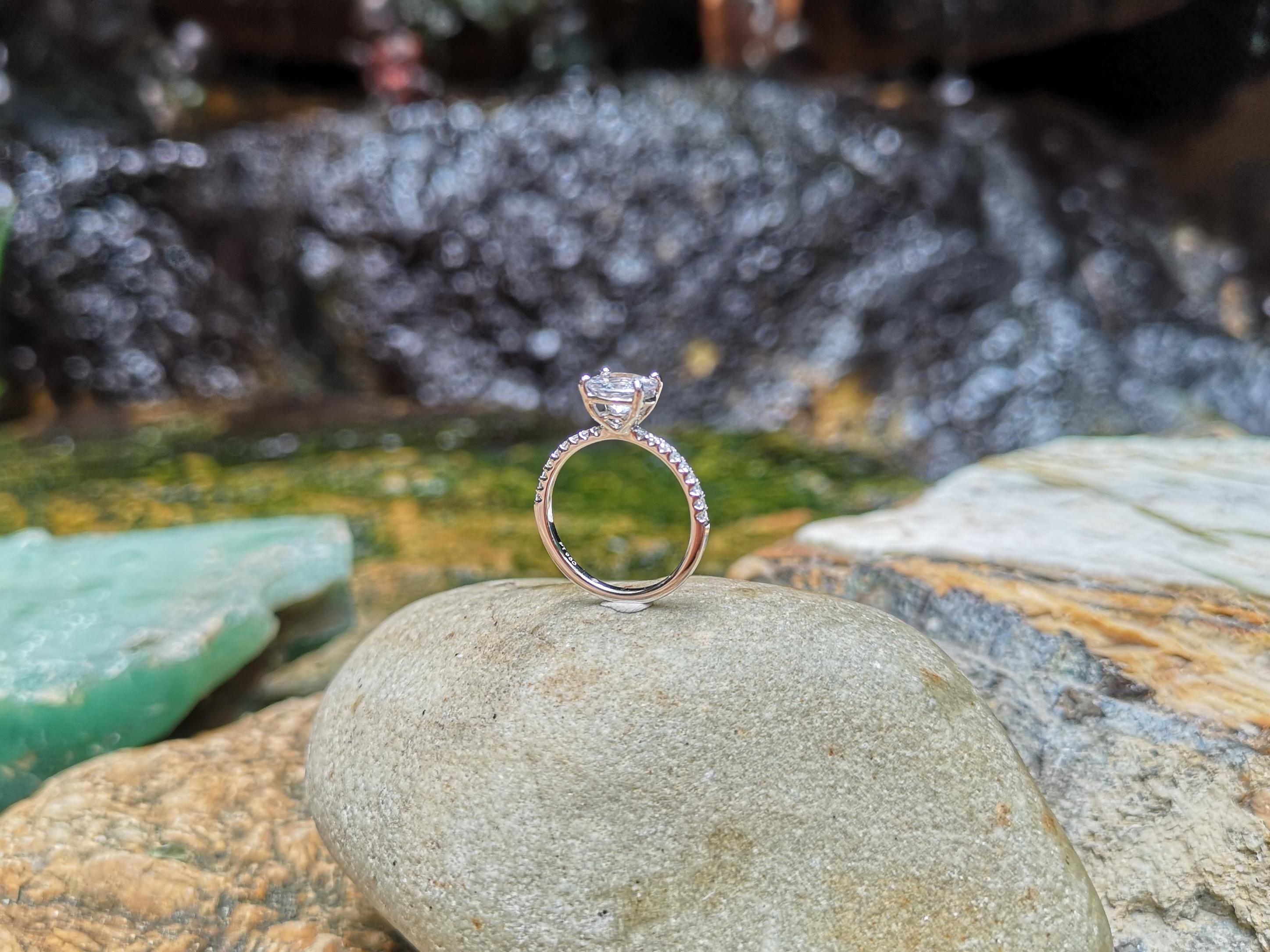 Weißer weißer Saphir mit Diamant Verlobungsring in Platin 950 Fassung im Angebot 5