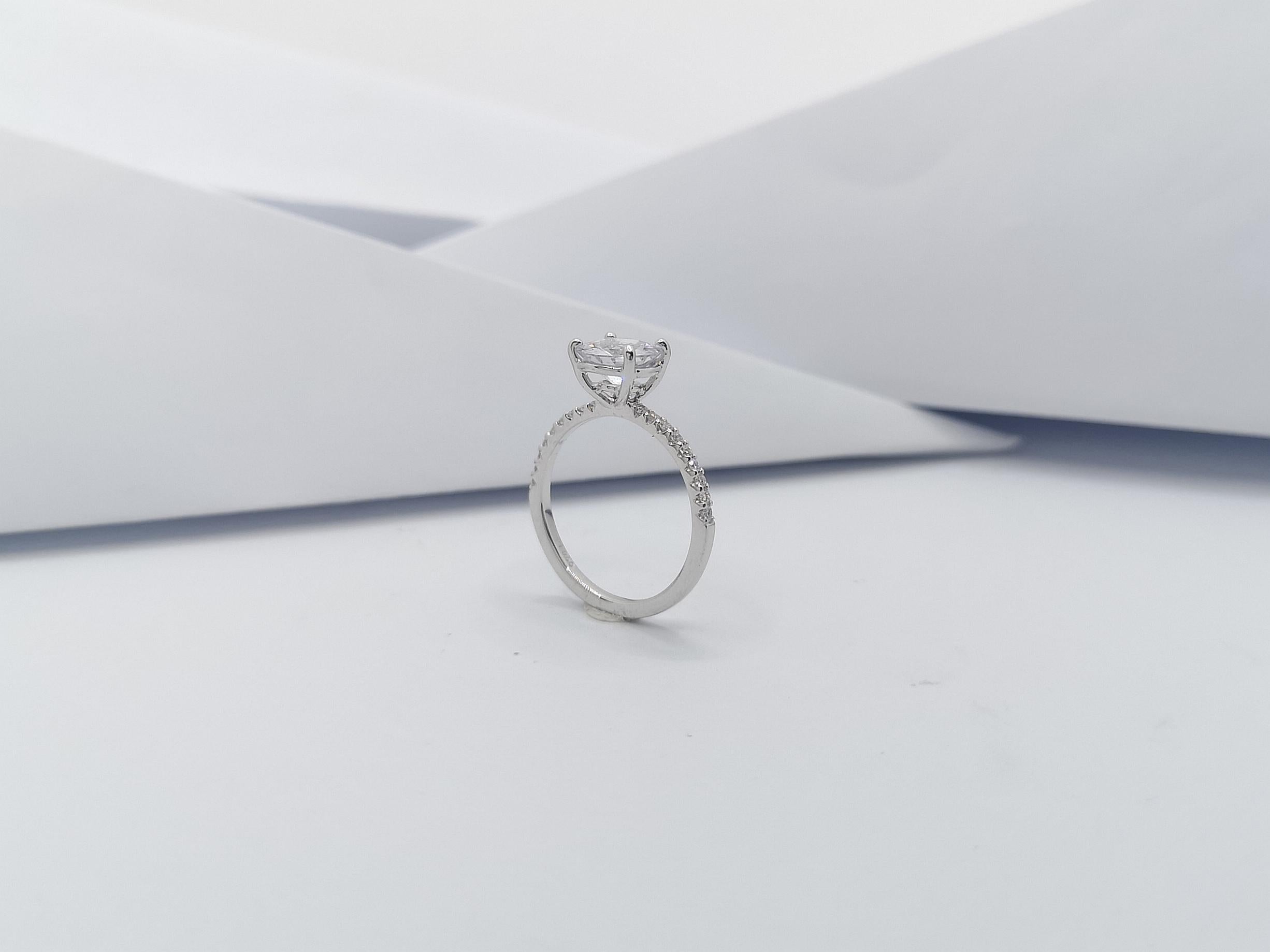 Weißer weißer Saphir mit Diamant Verlobungsring in Platin 950 Fassung im Angebot 14