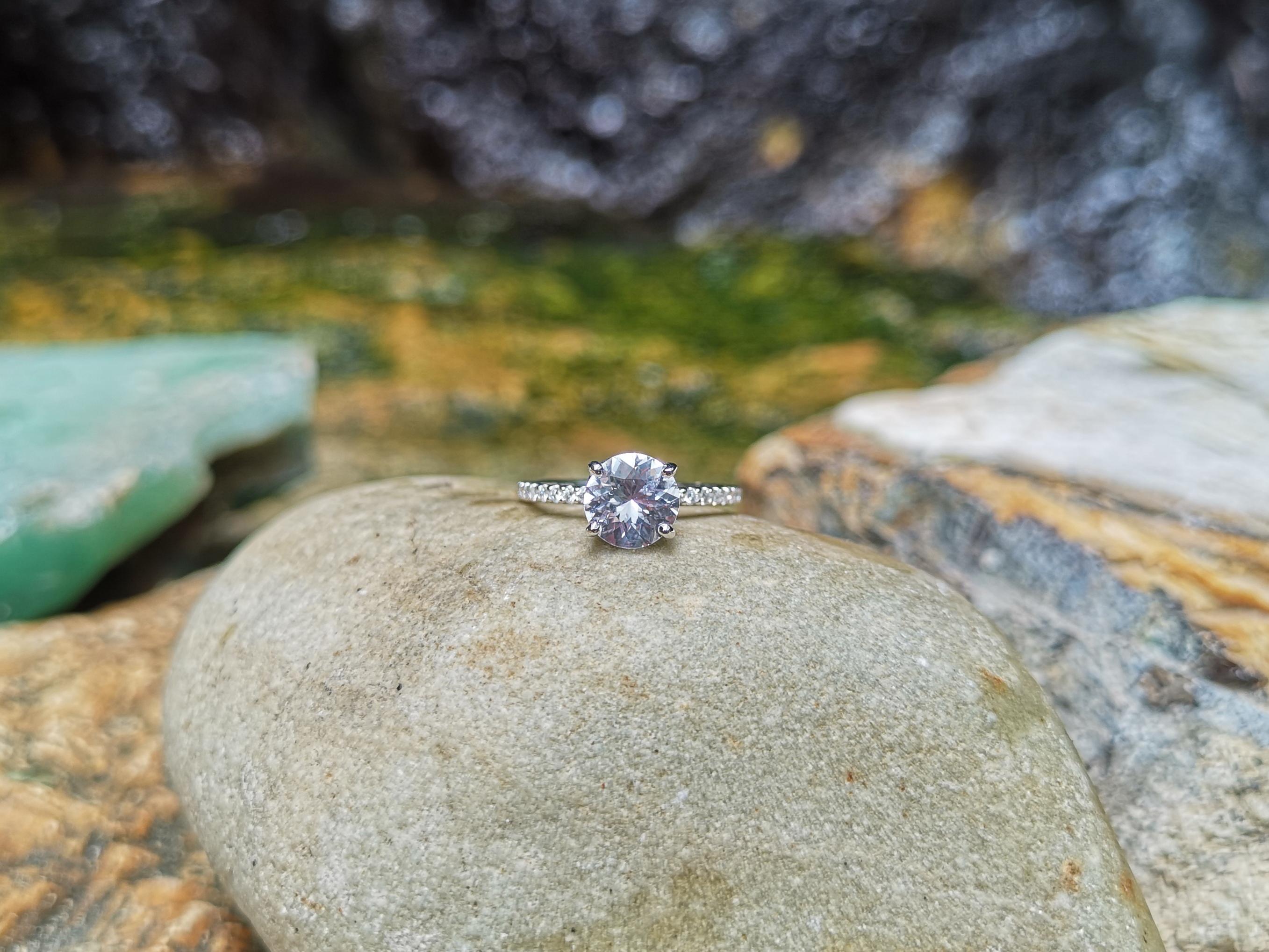 Weißer weißer Saphir mit Diamant Verlobungsring in Platin 950 Fassung im Angebot 2