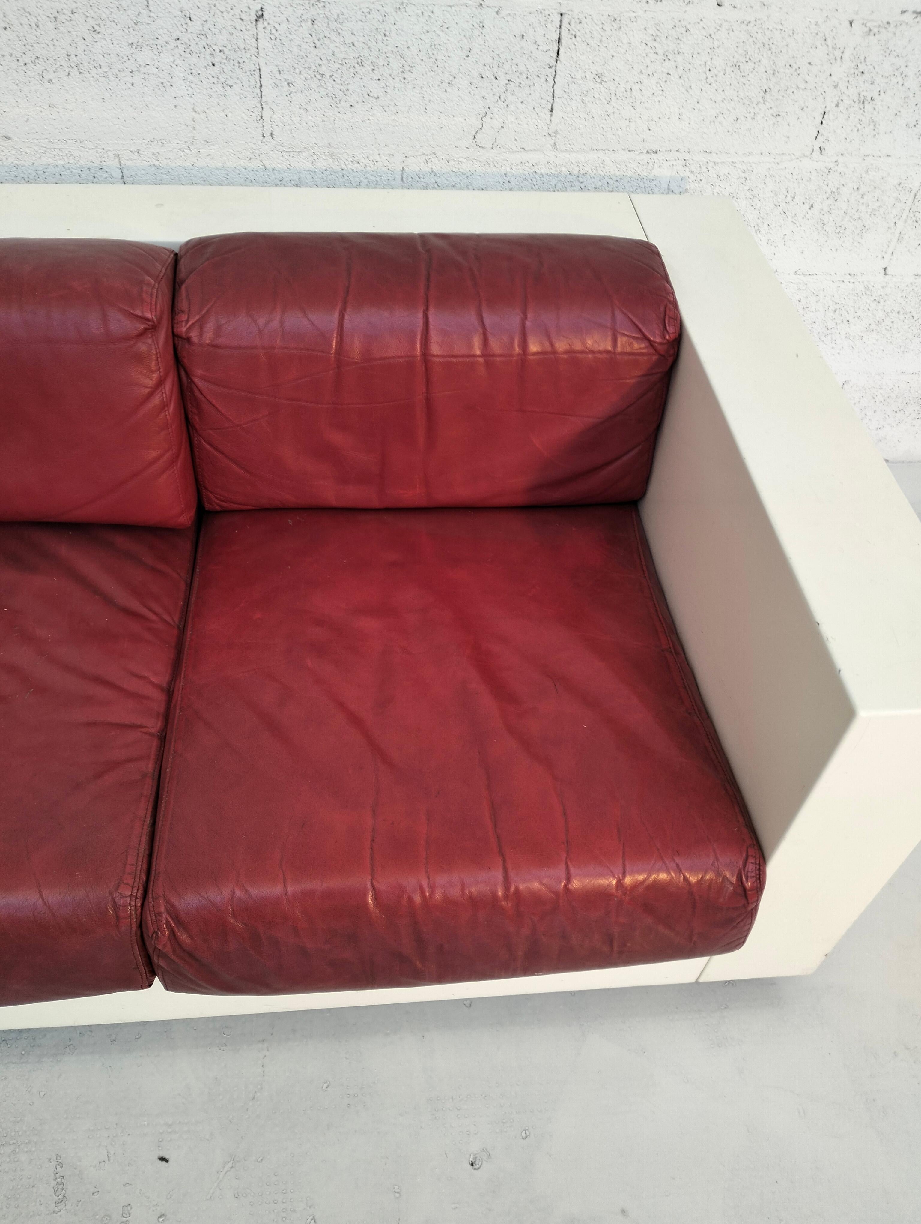 Late 20th Century White Saratoga sofa by Massimo and Lella Vignelli for Poltronova 60s, 70s For Sale
