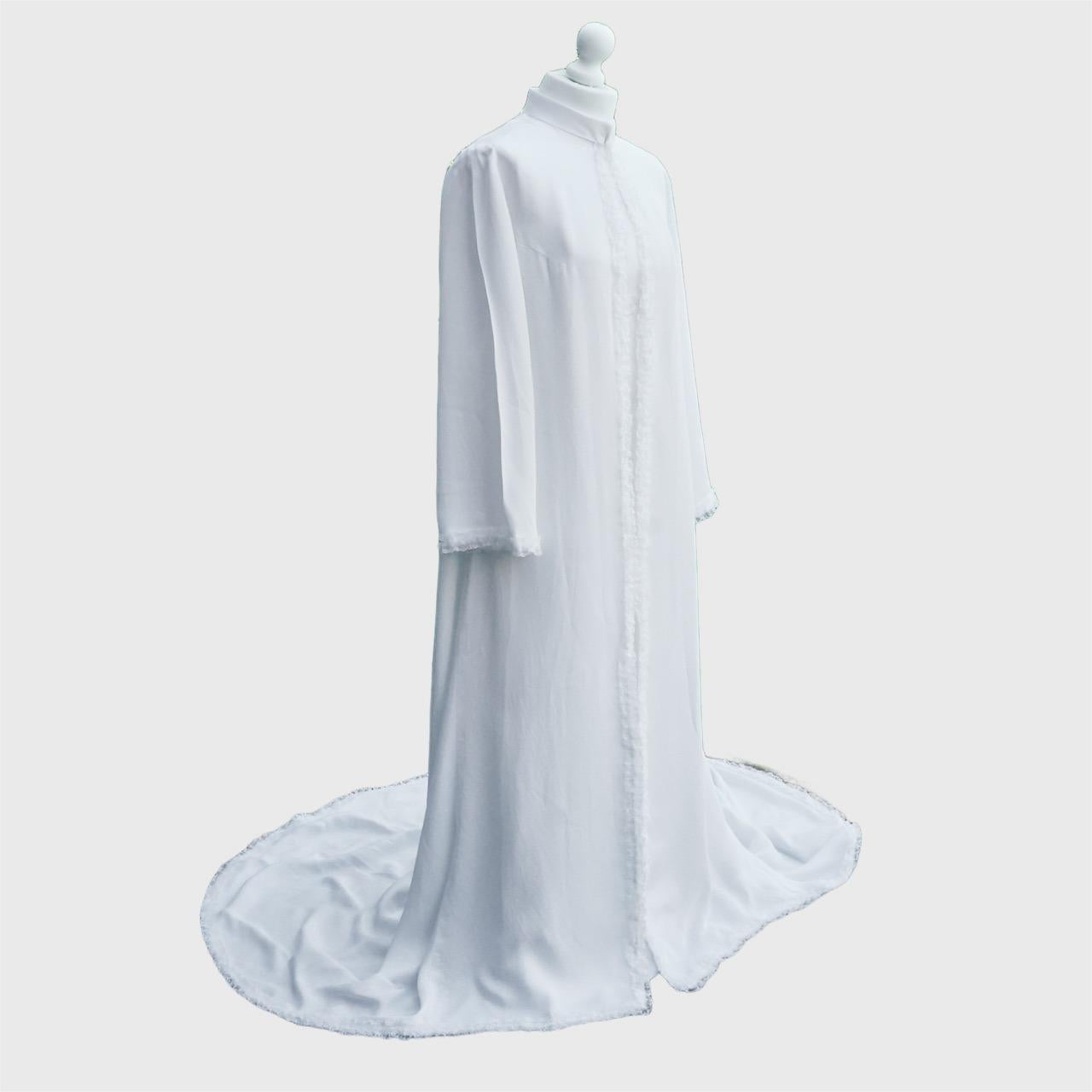 White Satin Wedding Dress and Coat with Lace Trimming 1960s In Good Condition For Sale In London, GB