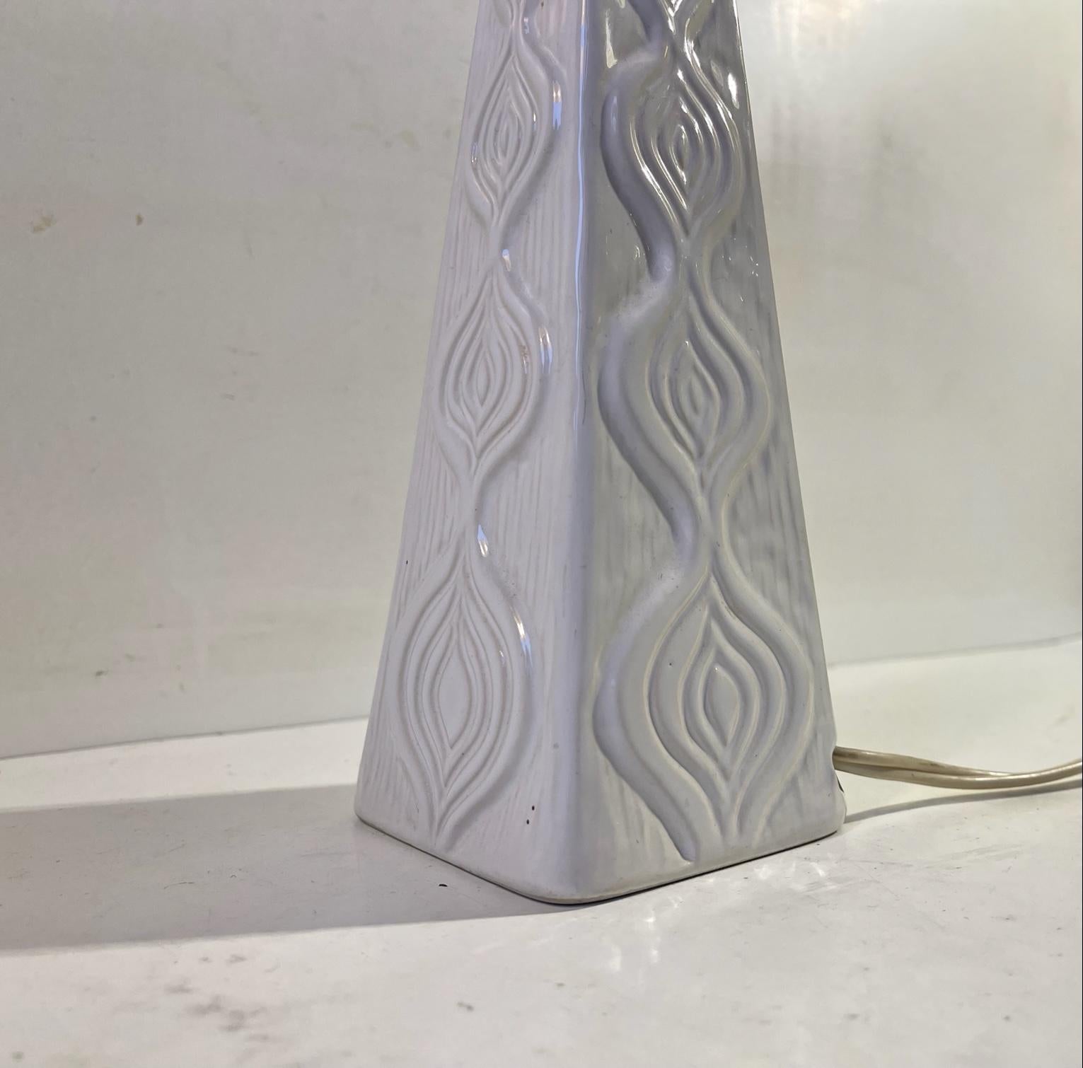 Mid-Century Modern White Scandinavian Ceramic Table Lamp by Elisabeth Loholt, 1950s