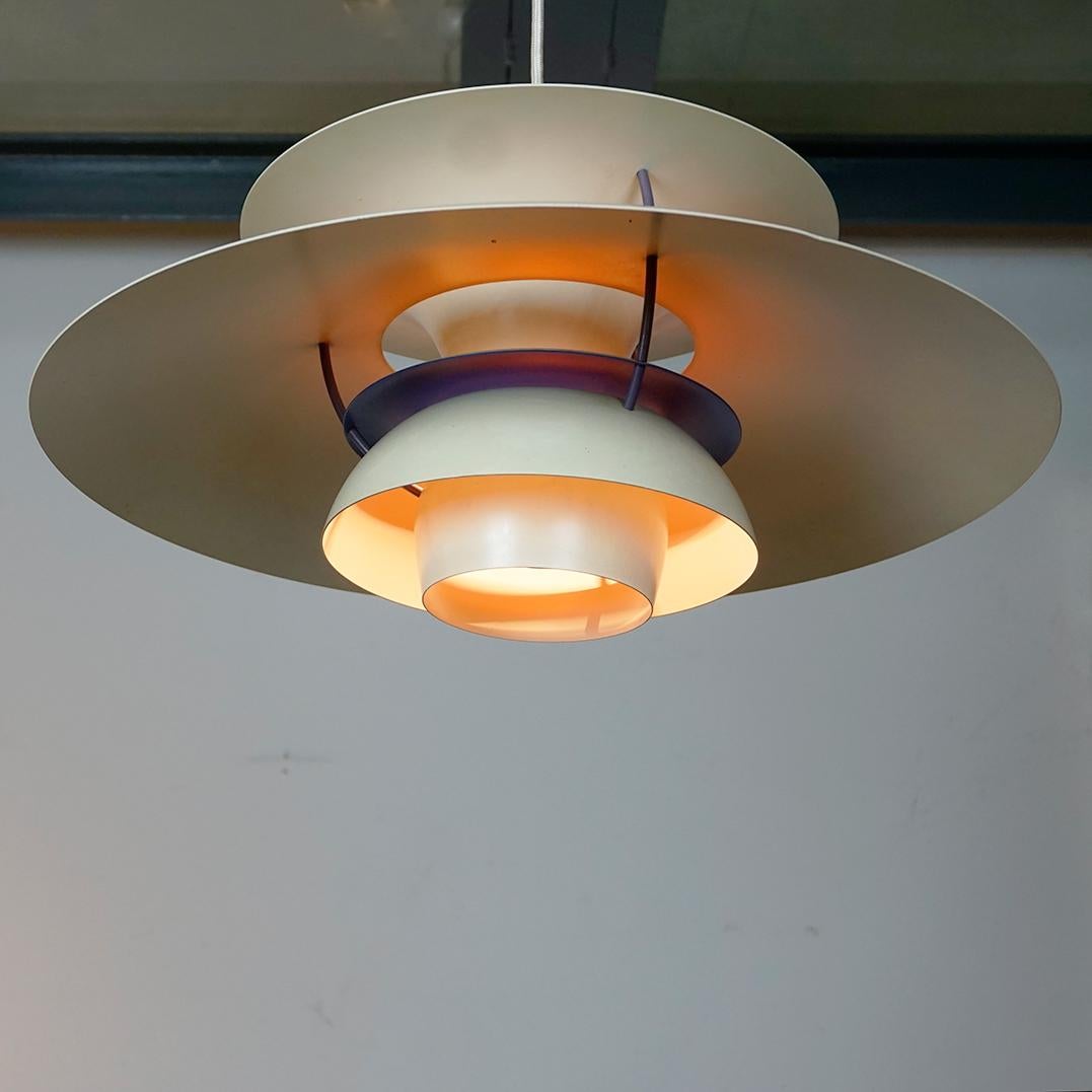 Lampe pendante scandinave blanche PH5 par Poul Henningsen pour Louis Poulsen Danemark en vente 2