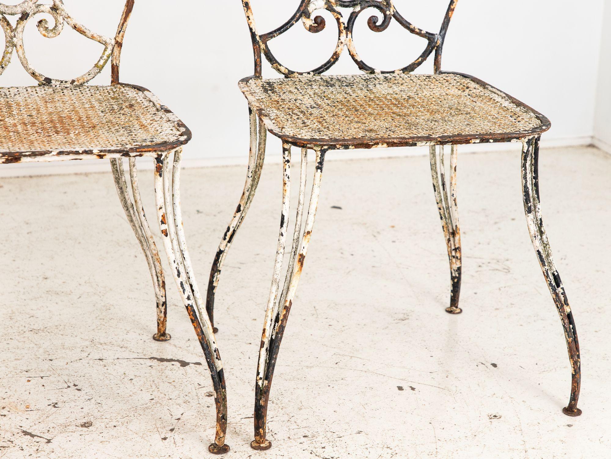 Table de salle à manger de jardin et quatre chaises, France, années 1940 en vente 3