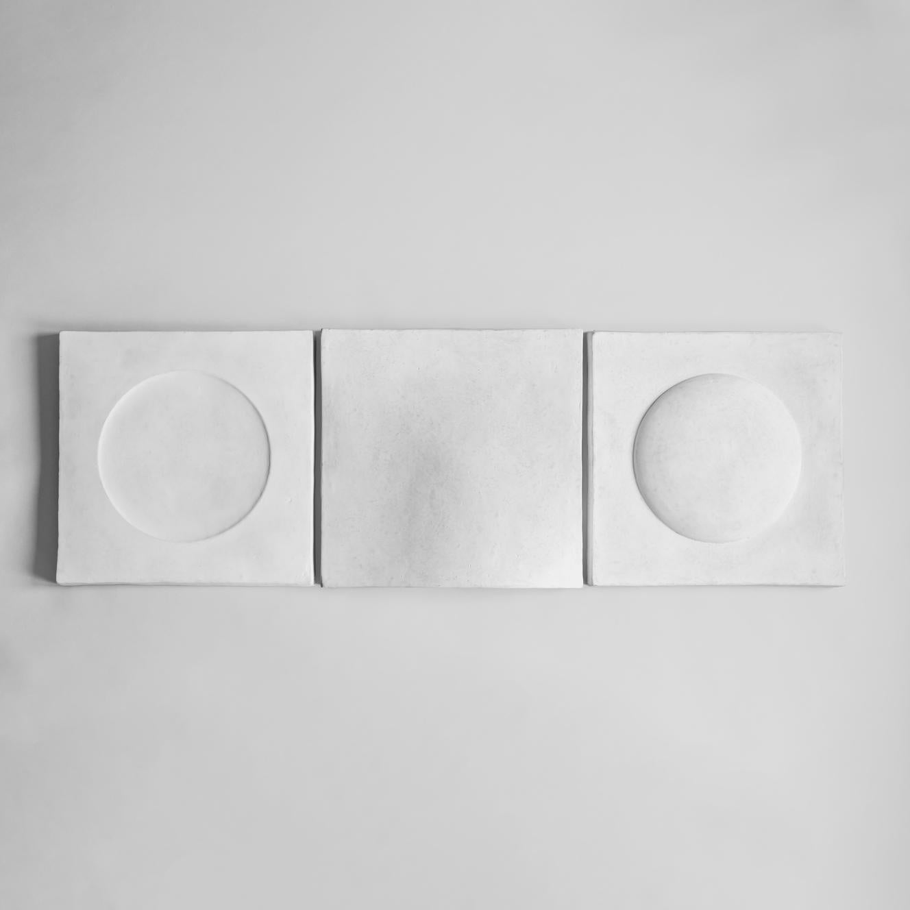 White Sculpt Art Bubble by 101 Copenhagen
Designed by Kristian Sofus Hansen & Tommy Hyldahl
Dimensions: L58 / W12,5 / H58 CM
Materials: Sustainable Paper Mass

Sculp Wall Art questions the idea of traditional wall pictures, in the search for a