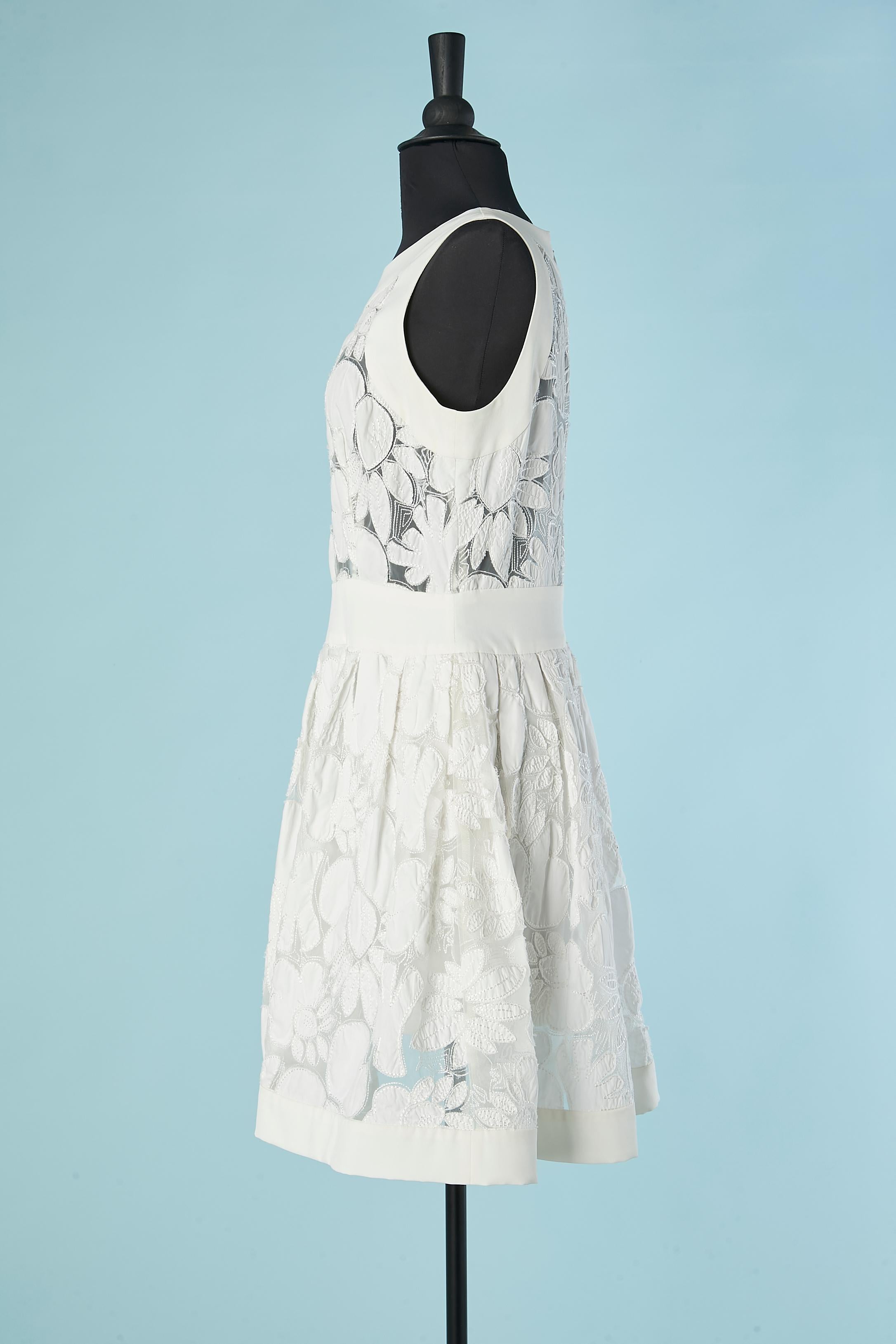 Robe de cocktail transparente blanche avec application de fleurs JIKI Monté-Carlo Excellent état - En vente à Saint-Ouen-Sur-Seine, FR