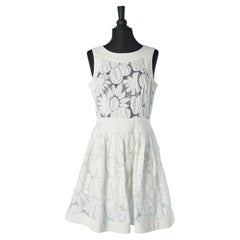 Weißes, durchsichtiges Cocktailkleid mit Blumenapplikation JIKI Monté-Carlo