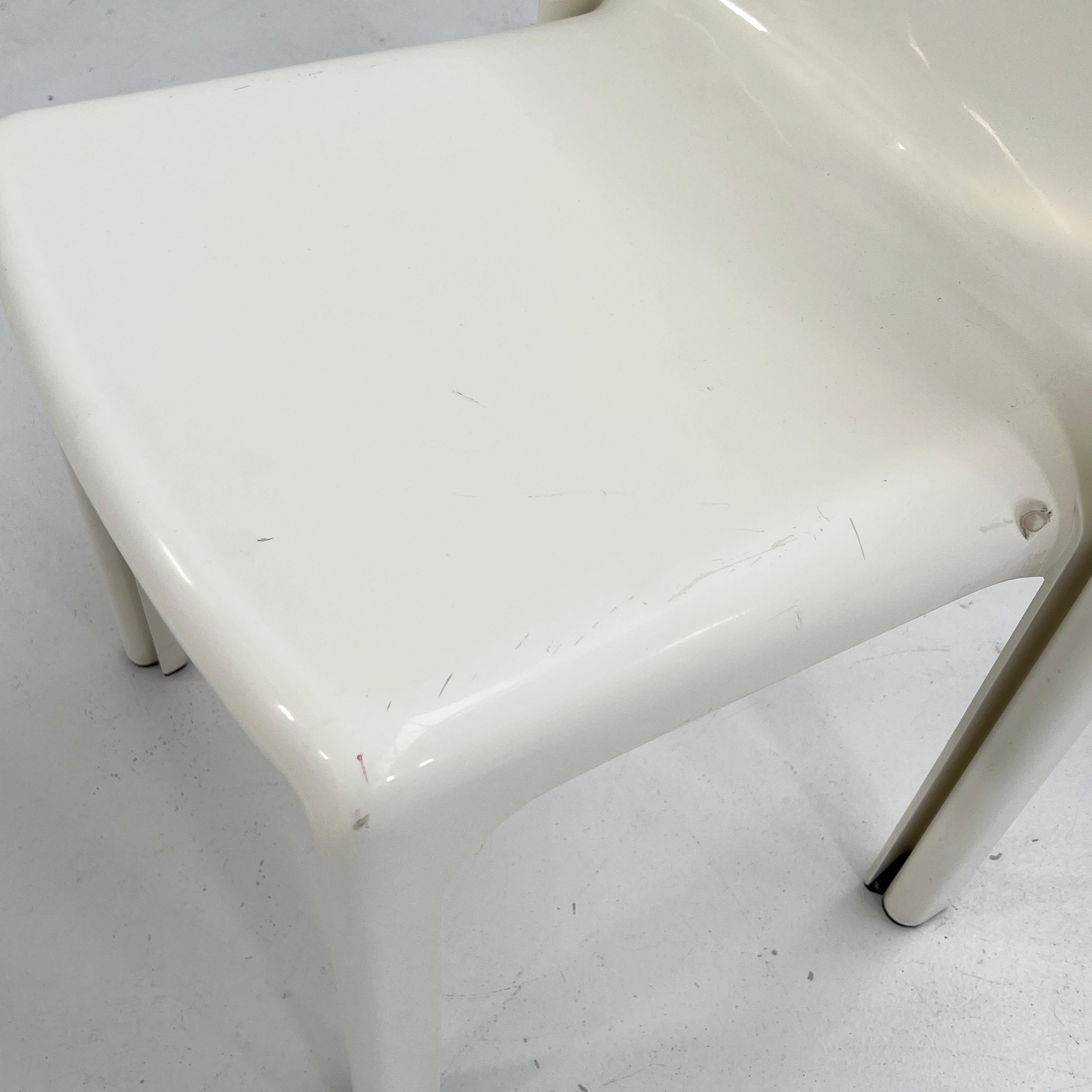 Late 20th Century White Selene Chair by Vico Magistretti for Artemide, 1970s