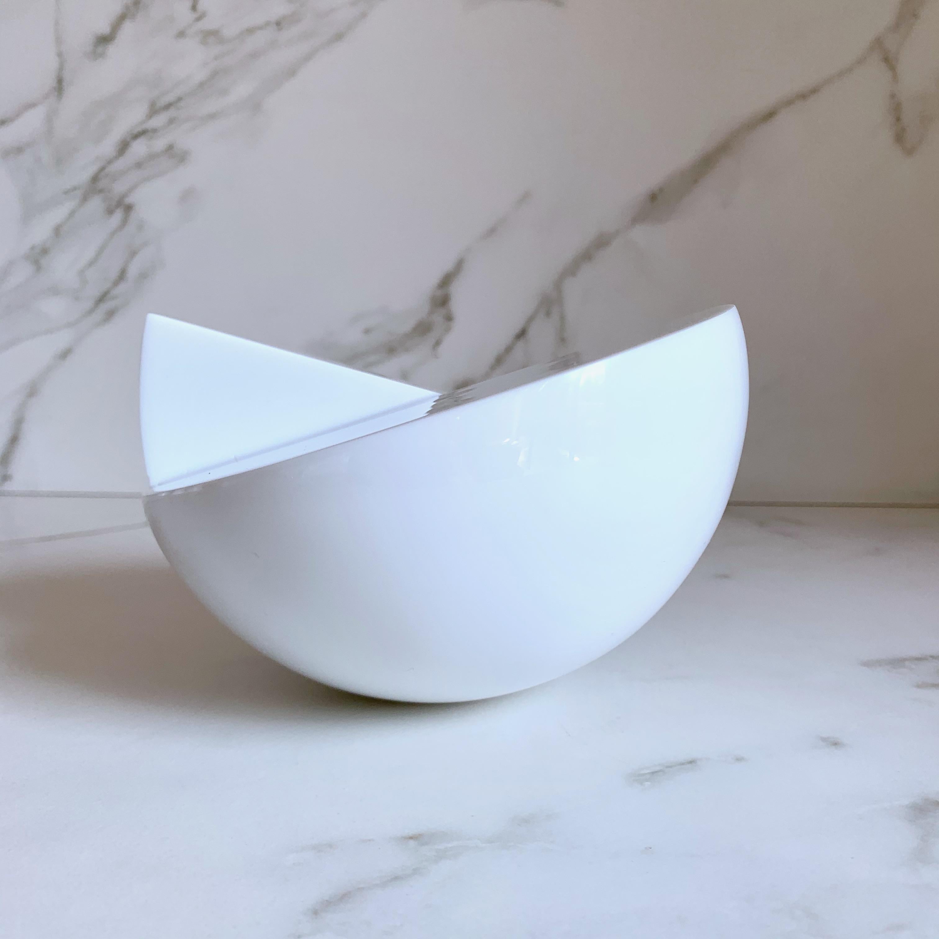 Modern White Semi Sphere Sculpture in Polished Resin by Paola Valle For Sale