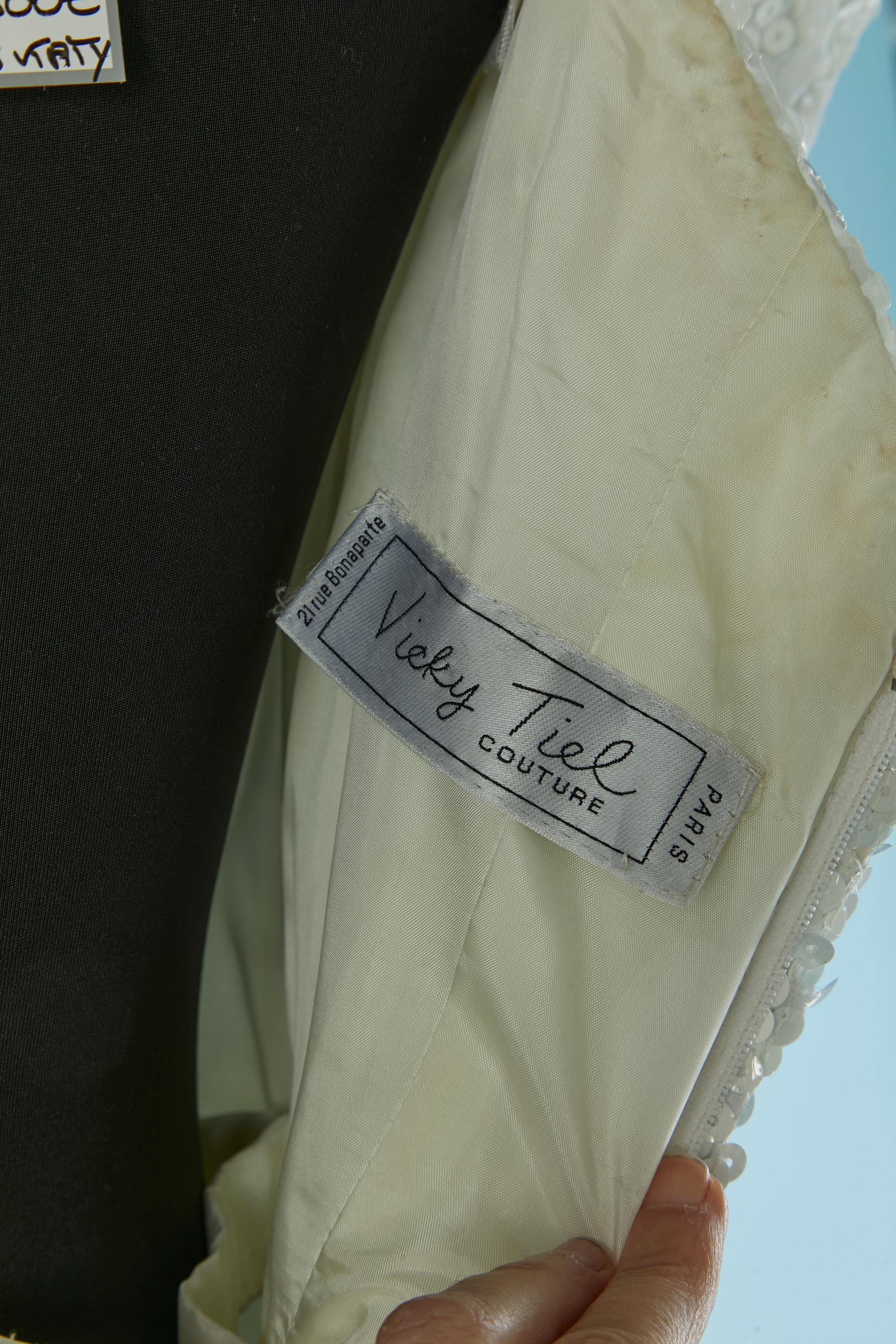 Weißes Ballkleid aus Pailletten und Tüll VICKY TIEL im Angebot 5