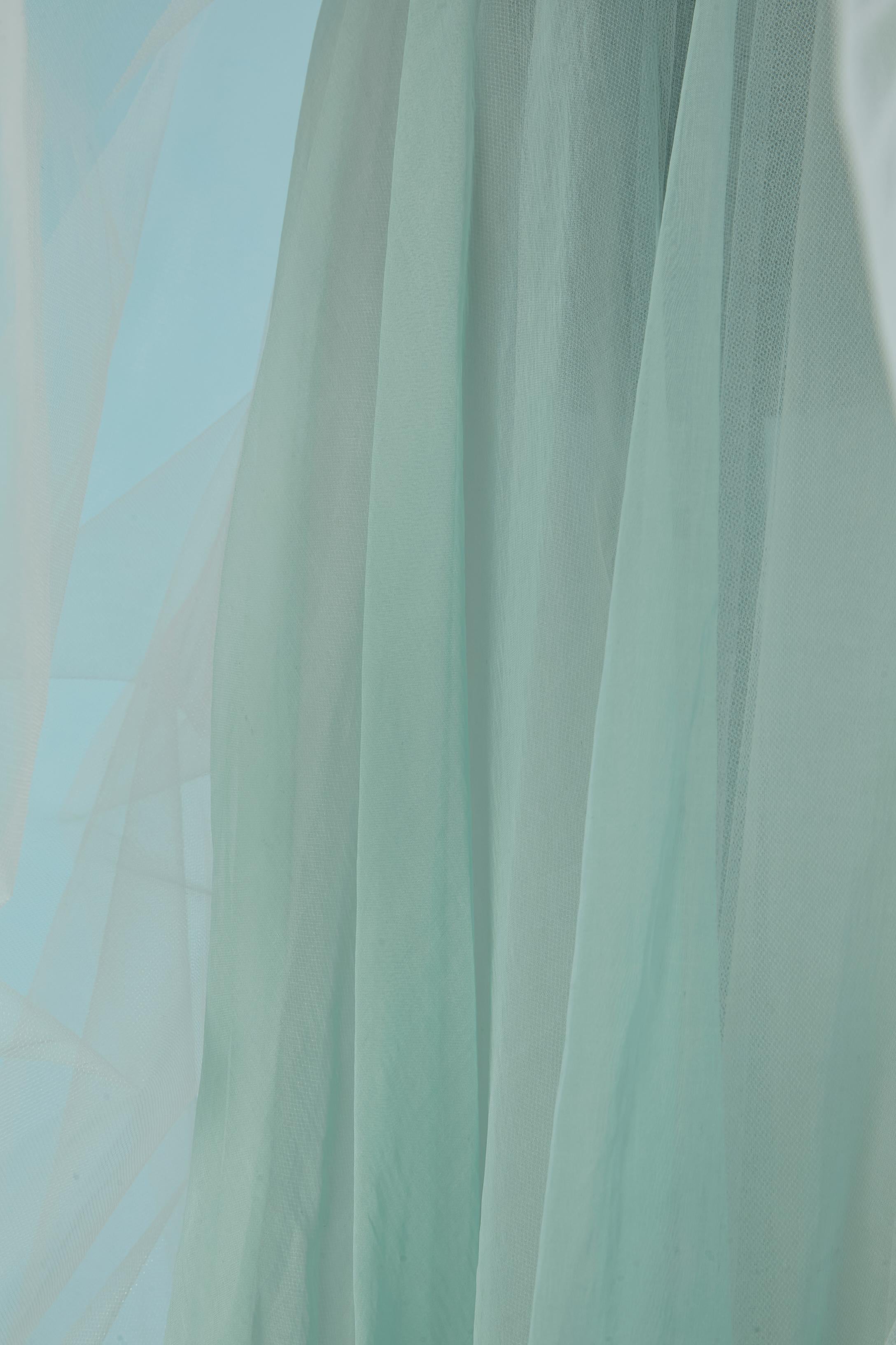 Weißes Ballkleid aus Pailletten und Tüll VICKY TIEL im Angebot 2