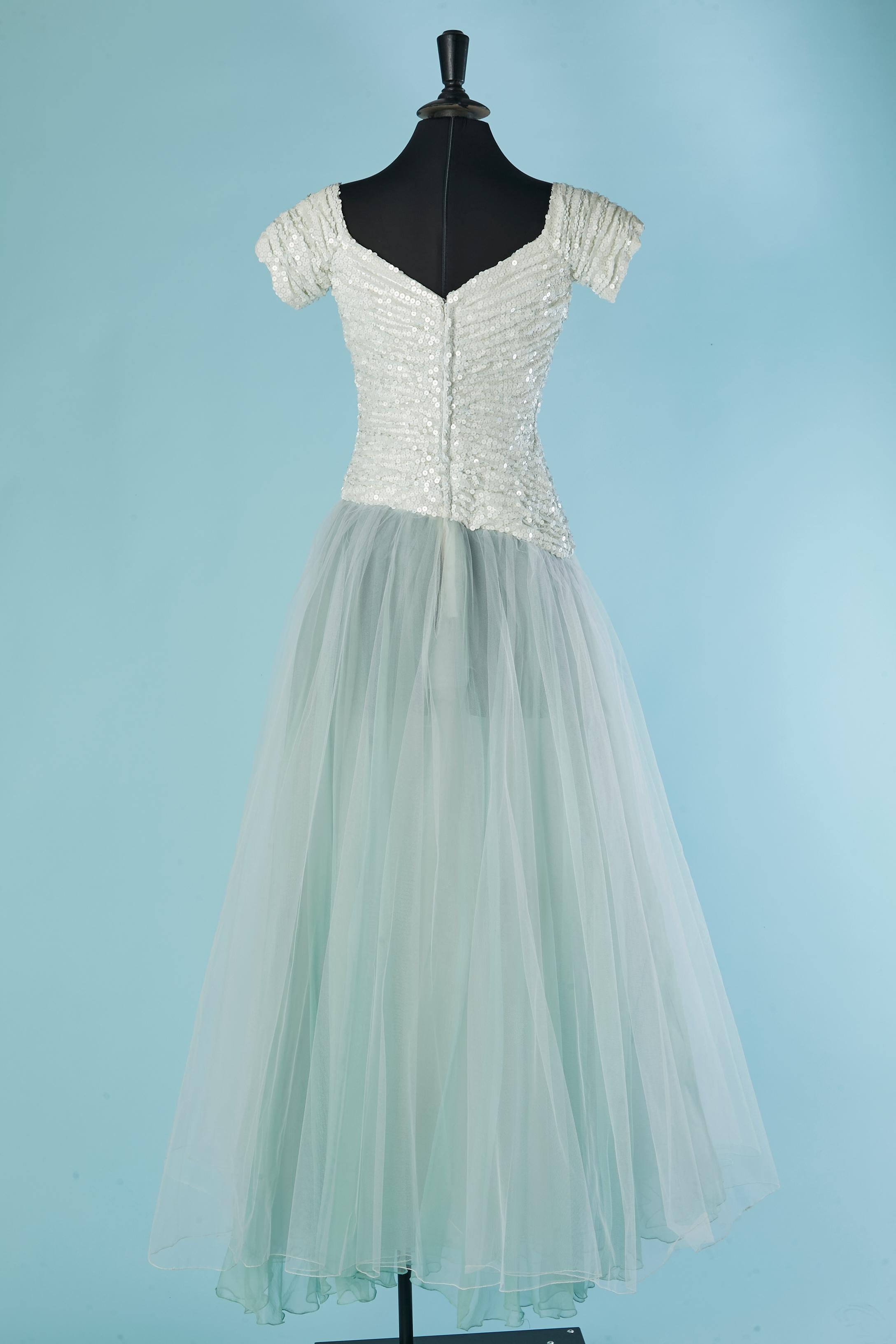 Weißes Ballkleid aus Pailletten und Tüll VICKY TIEL im Angebot 3