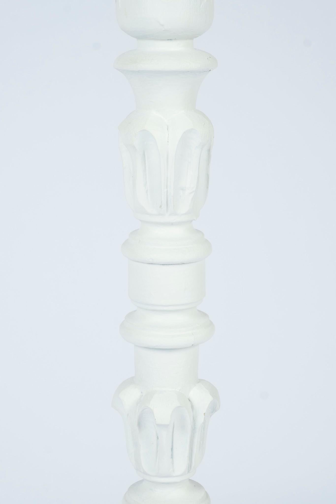 Legno Lampada(e) da terra intagliata(e) in stile S.S. White in vendita
