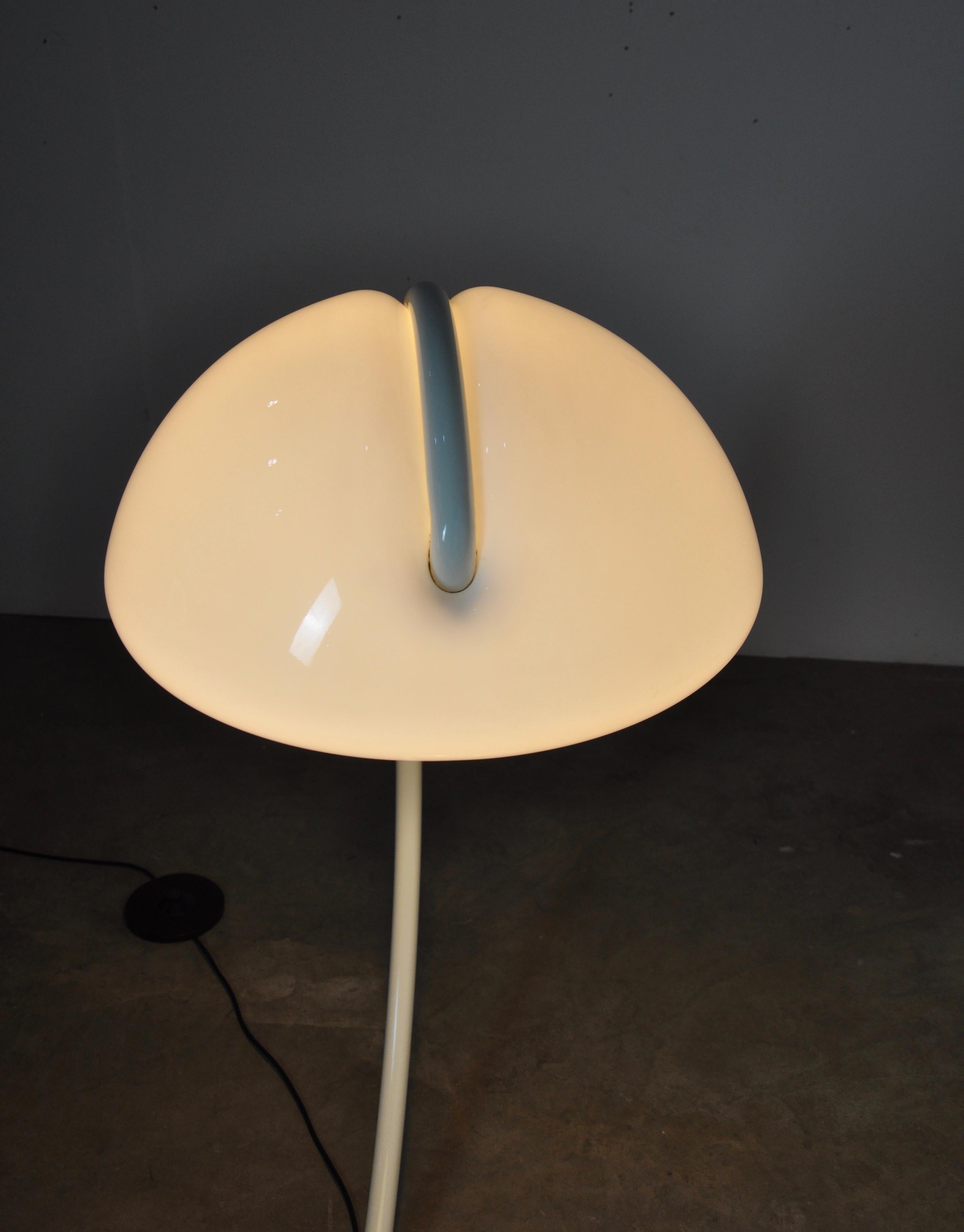 White Serpente Floor Lamp by Elio Martinelli for Martinelli Luce, 1960s 3