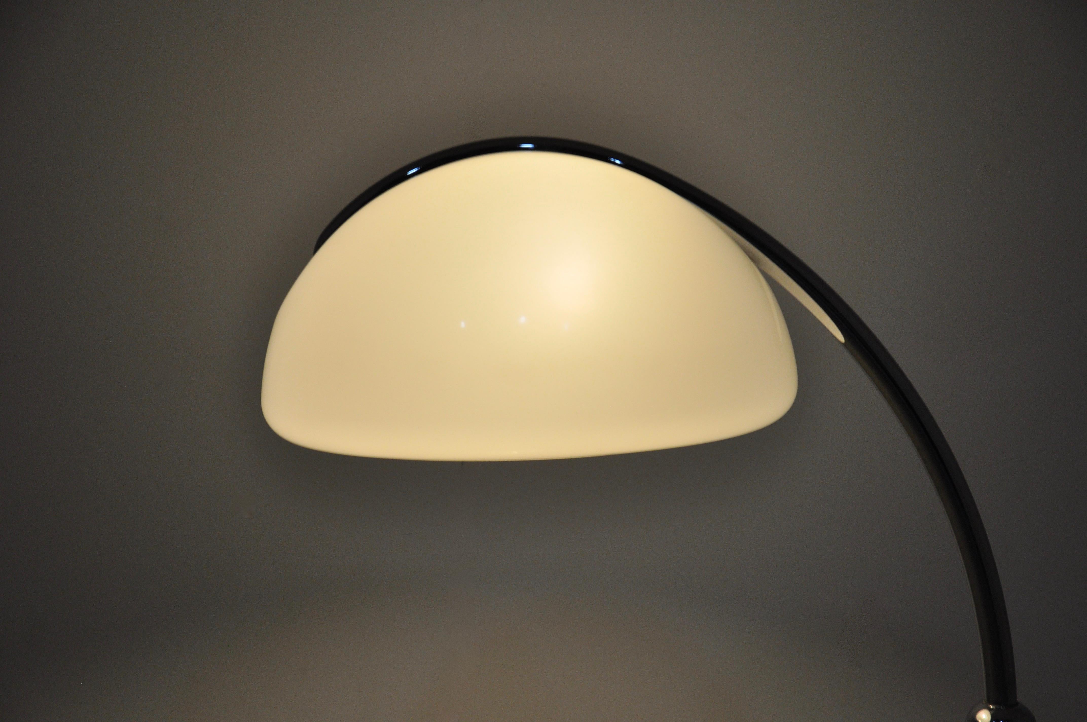 White Serpente Floor Lamp by Elio Martinelli for Martinelli Luce, 1960s 4