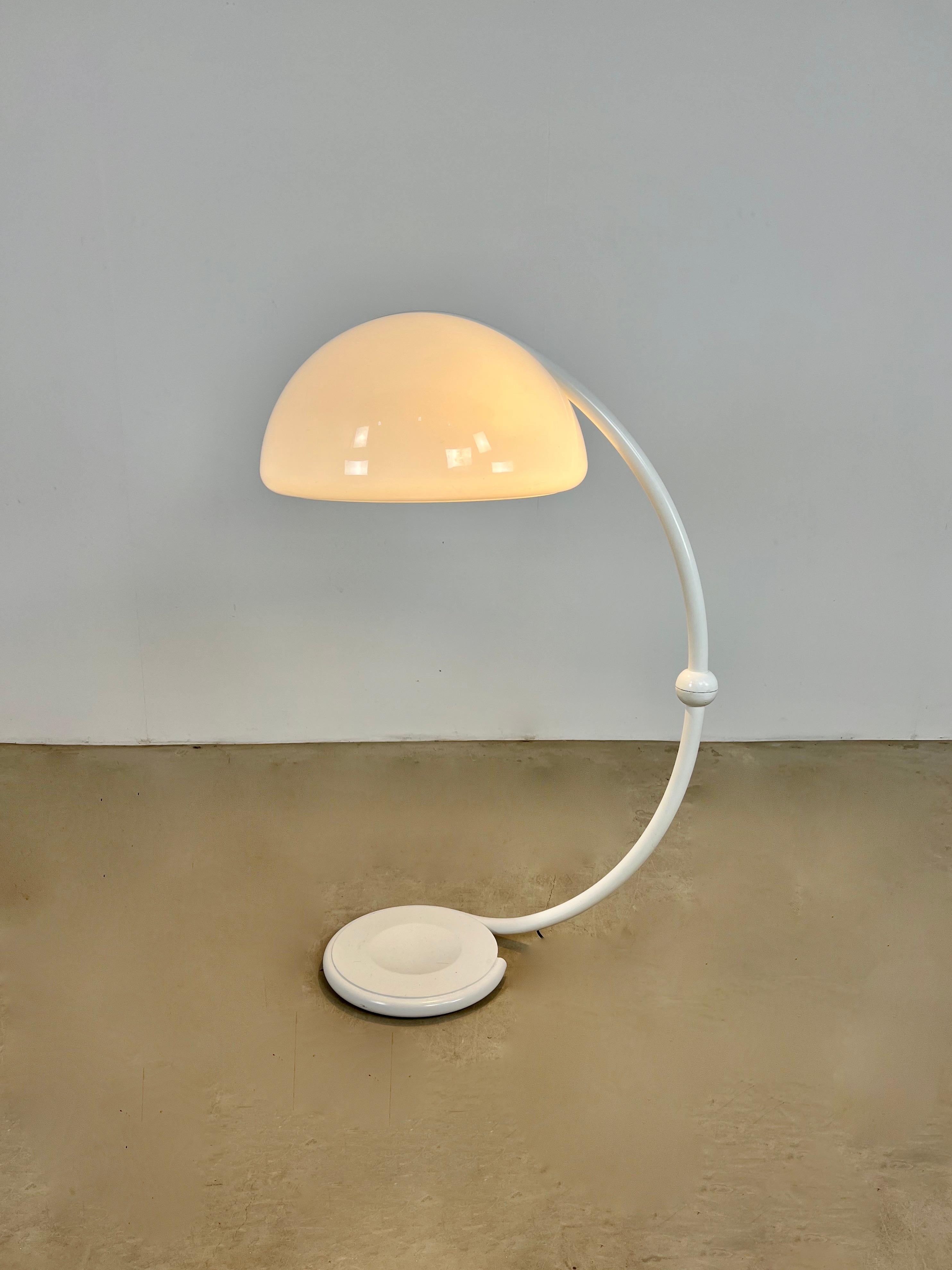 Mid-Century Modern White Serpente Floor Lamp by Elio Martinelli for Martinelli Luce, 1960s