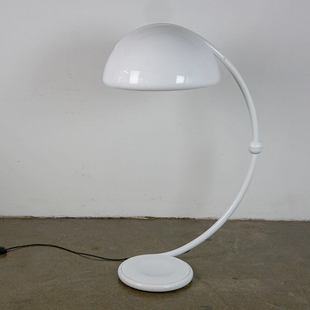 Mid-20th Century White Serpente Floor Lamp by Elio Martinelli for Martinelli Luce, Italy, 1960s