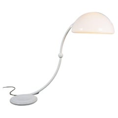 Lampadaire en serpentin blanc d'Elio Martinelli pour Martinelli Luce, Italie, années 1960