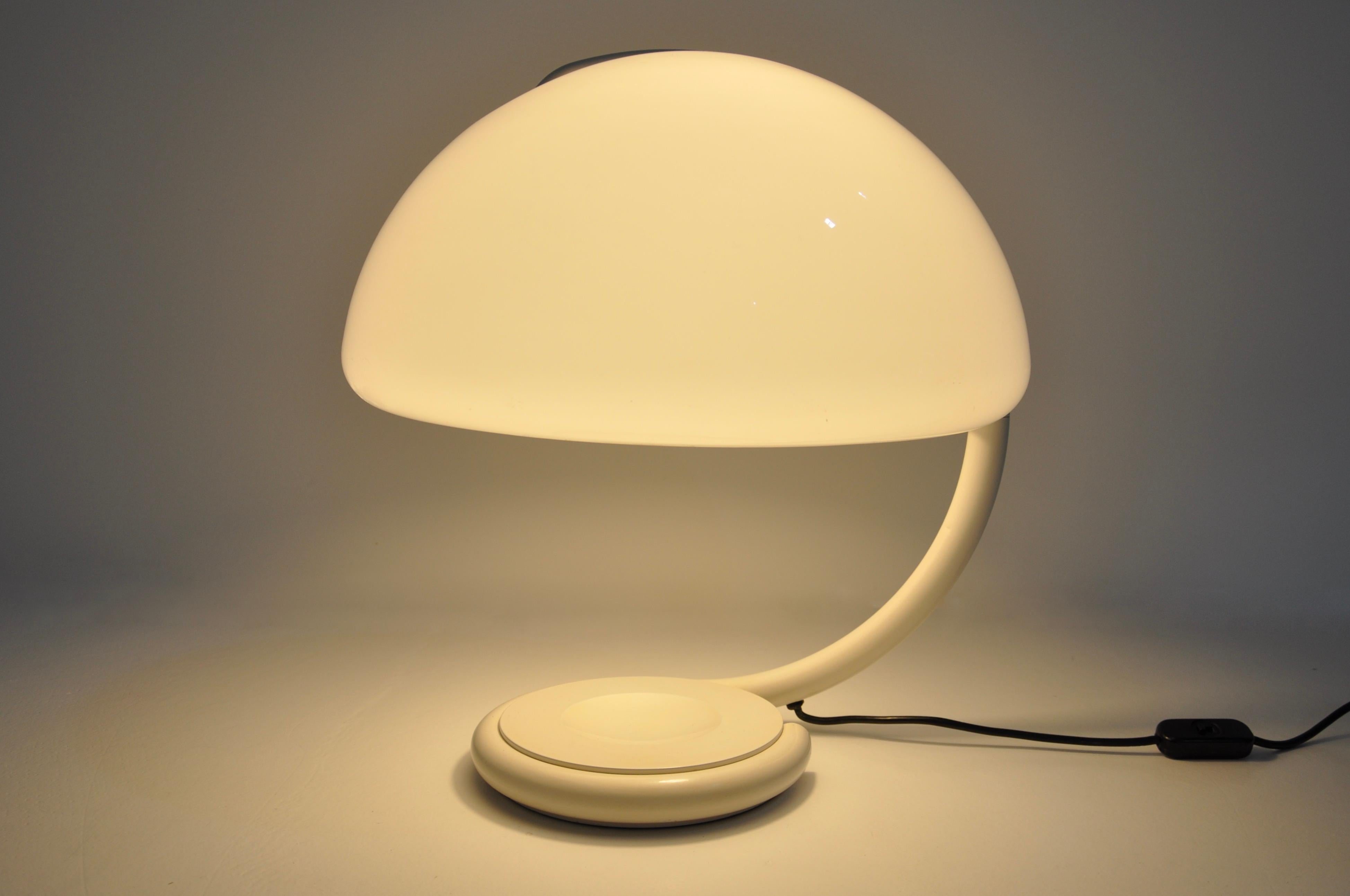 White Serpente Table Lamp by Elio Martinelli for Martinelli Luce, 1960s 3