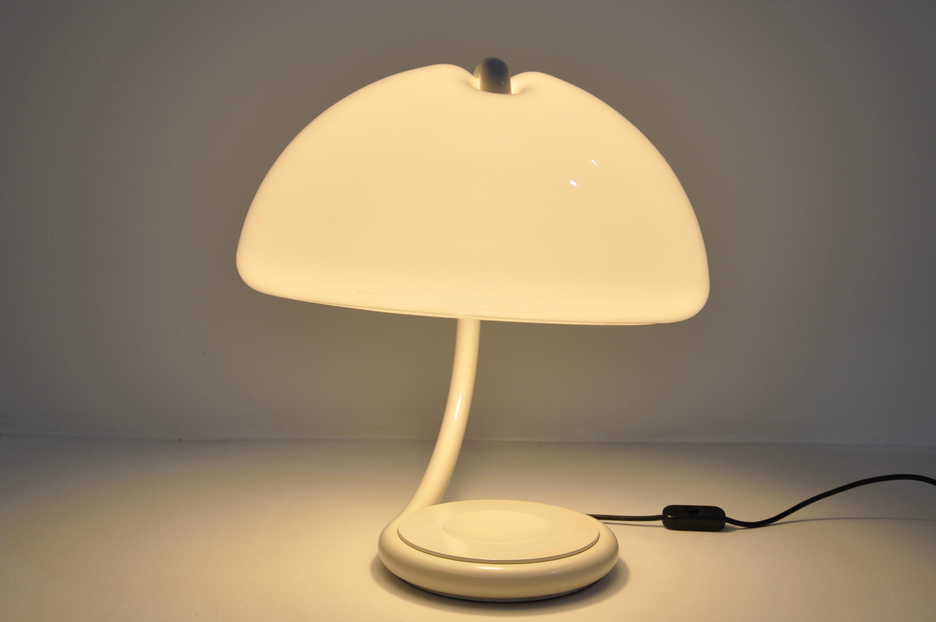 Italian White Serpente Table Lamp by Elio Martinelli for Martinelli Luce, 1960s