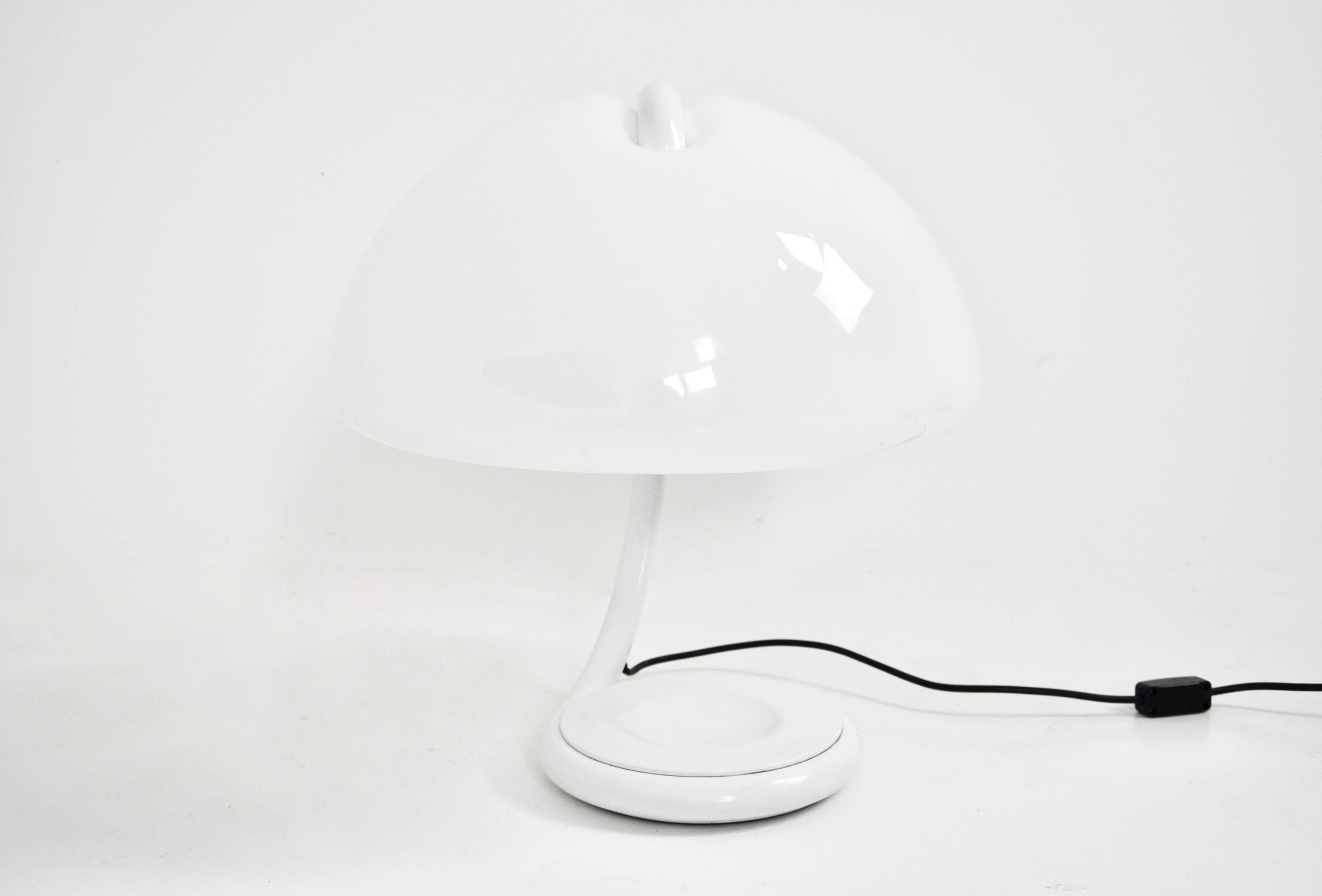 Italian White Serpente Table Lamp by Elio Martinelli for Martinelli Luce, 1960s For Sale