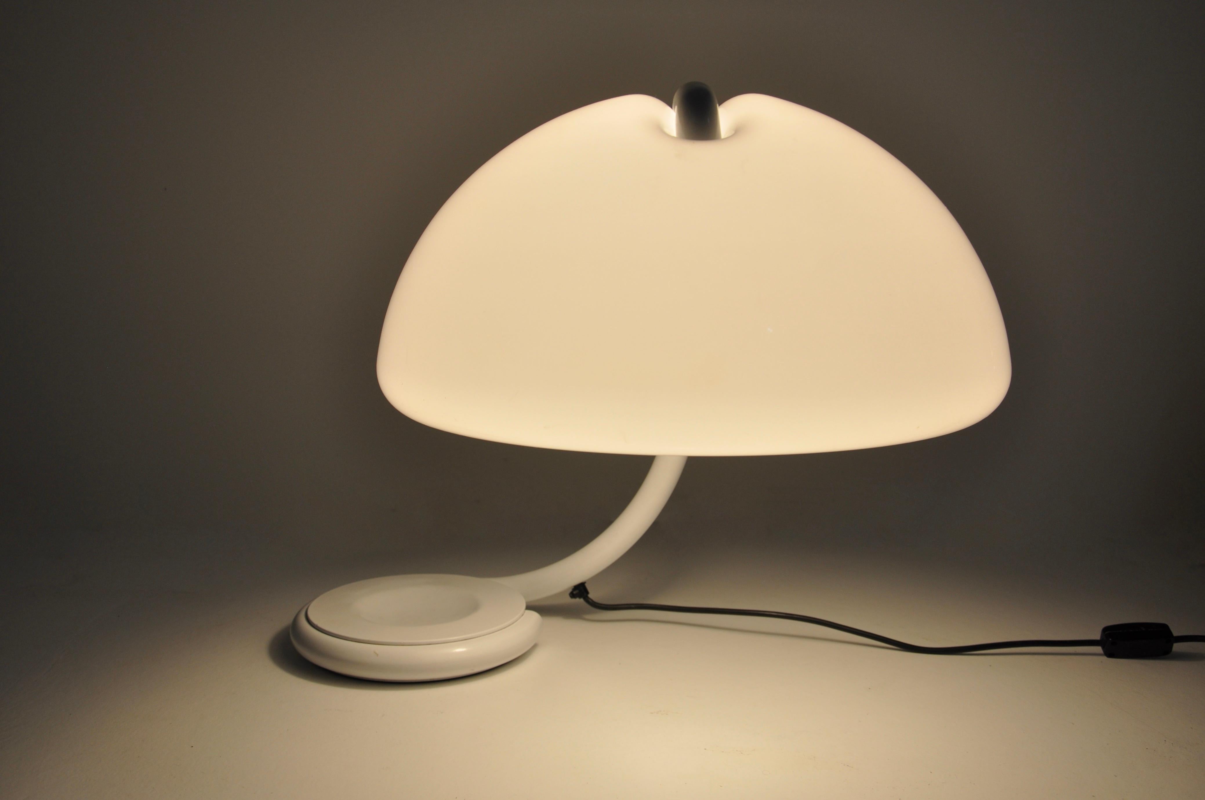 Metal White Serpente Table Lamp by Elio Martinelli for Martinelli Luce, 1960s For Sale