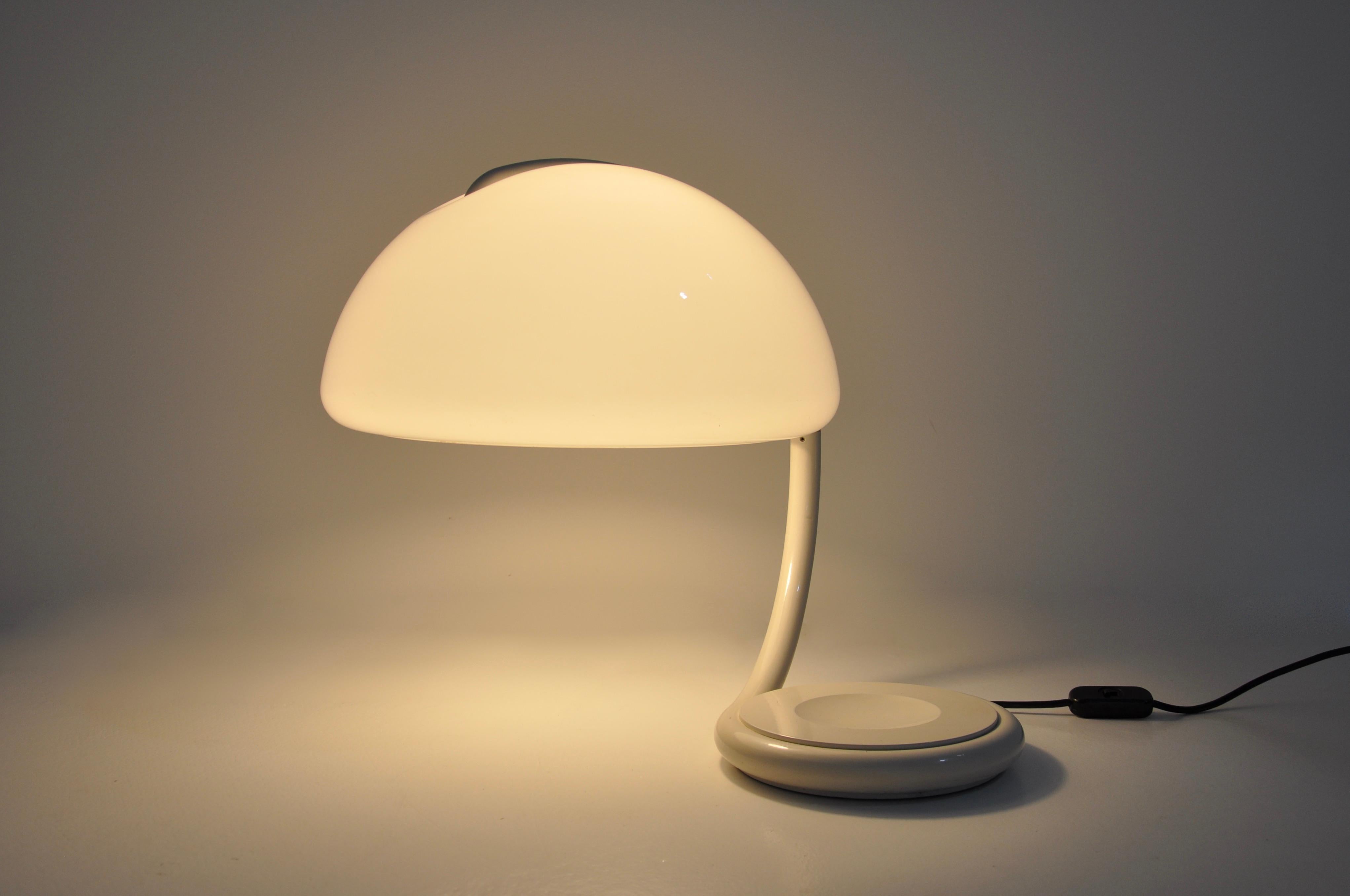 White Serpente Table Lamp by Elio Martinelli for Martinelli Luce, 1960s 1