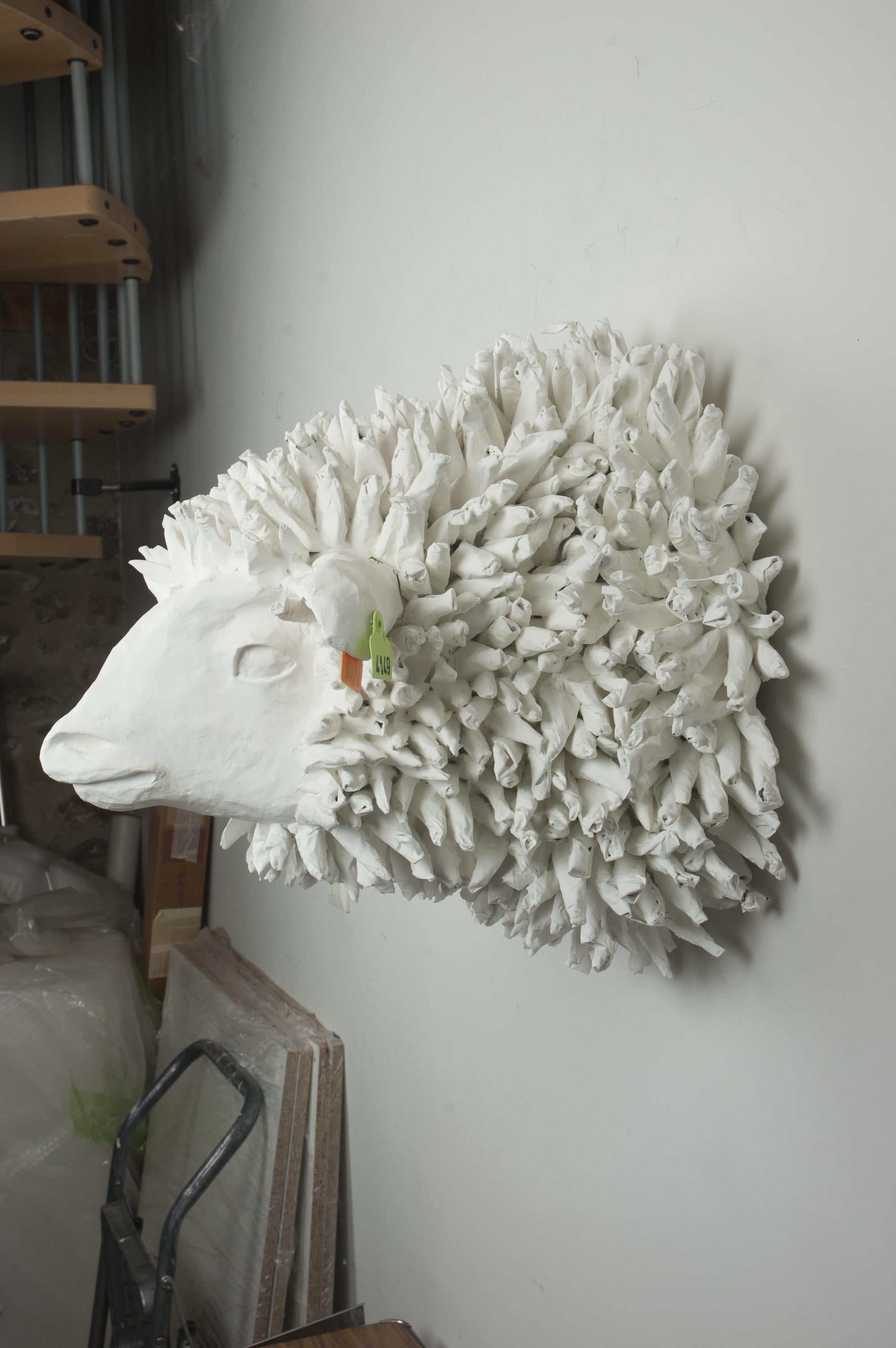 Hand-Crafted White Sheep Trophy, Picot FR4149