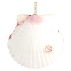 Ciondolo a forma di conchiglia bianca con diamante e zaffiro rosa