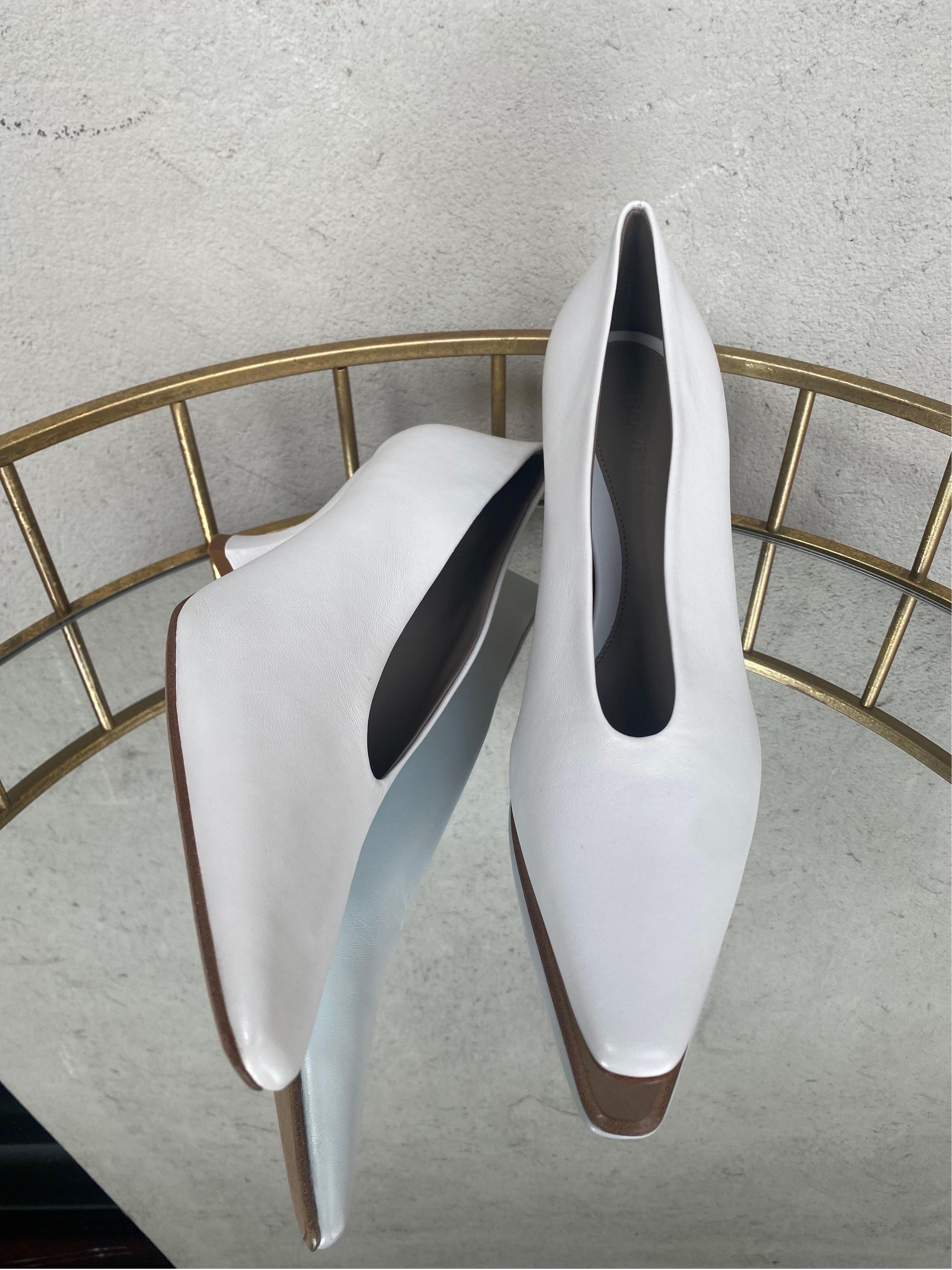 Bottega Veneta Weiße Schuhe im Zustand „Hervorragend“ im Angebot in Carnate, IT