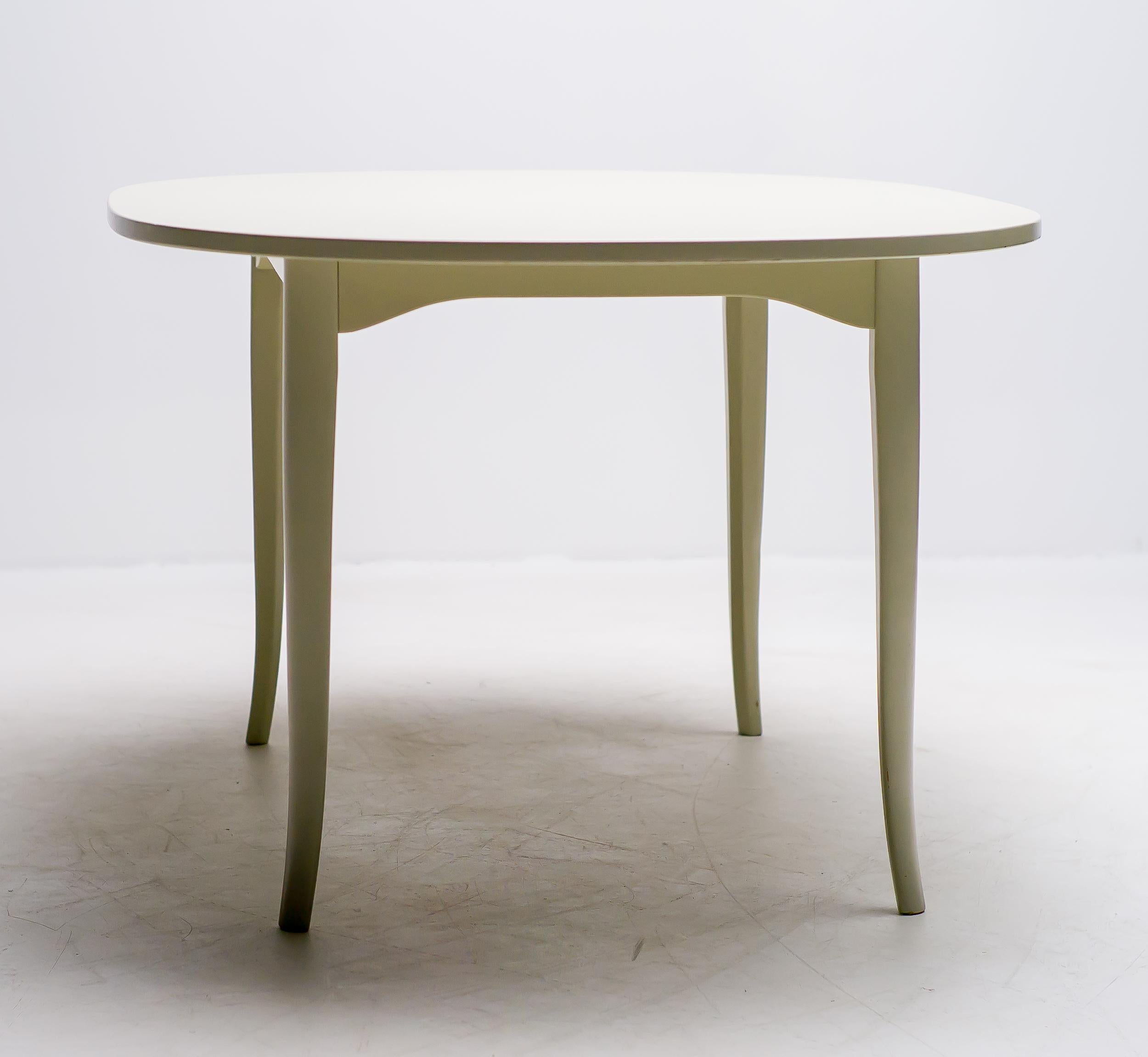 Scandinave moderne Table d'appoint blanche Carl Malmsten en vente