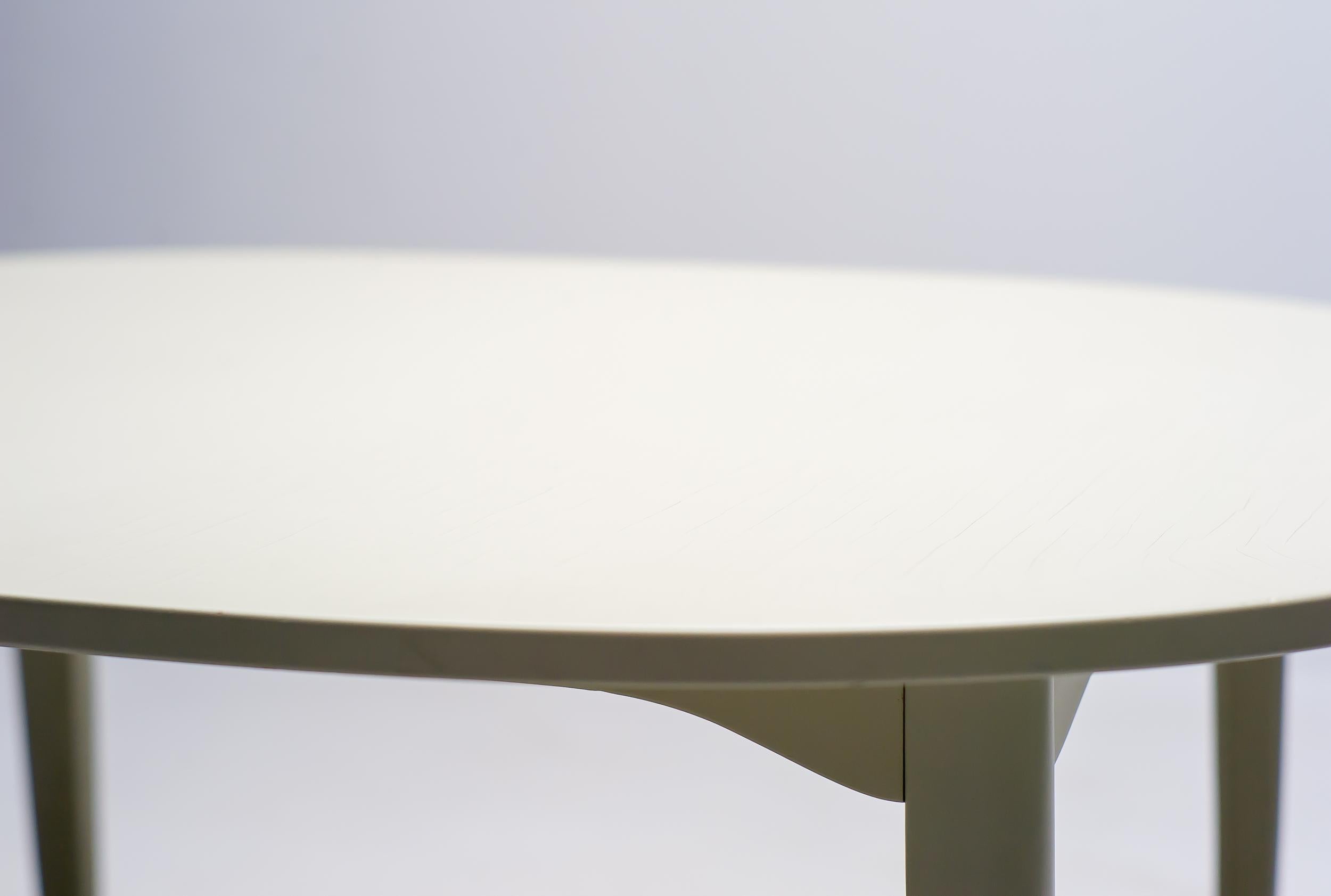 Laqué Table d'appoint blanche Carl Malmsten en vente