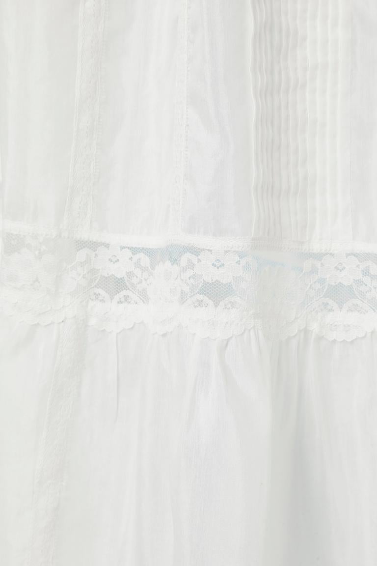 Langes romantisches Kleid aus weißer Seide und Baumwolle mit Spitzenintarsien Roberto Cavalli Klasse im Zustand „Neu“ in Saint-Ouen-Sur-Seine, FR