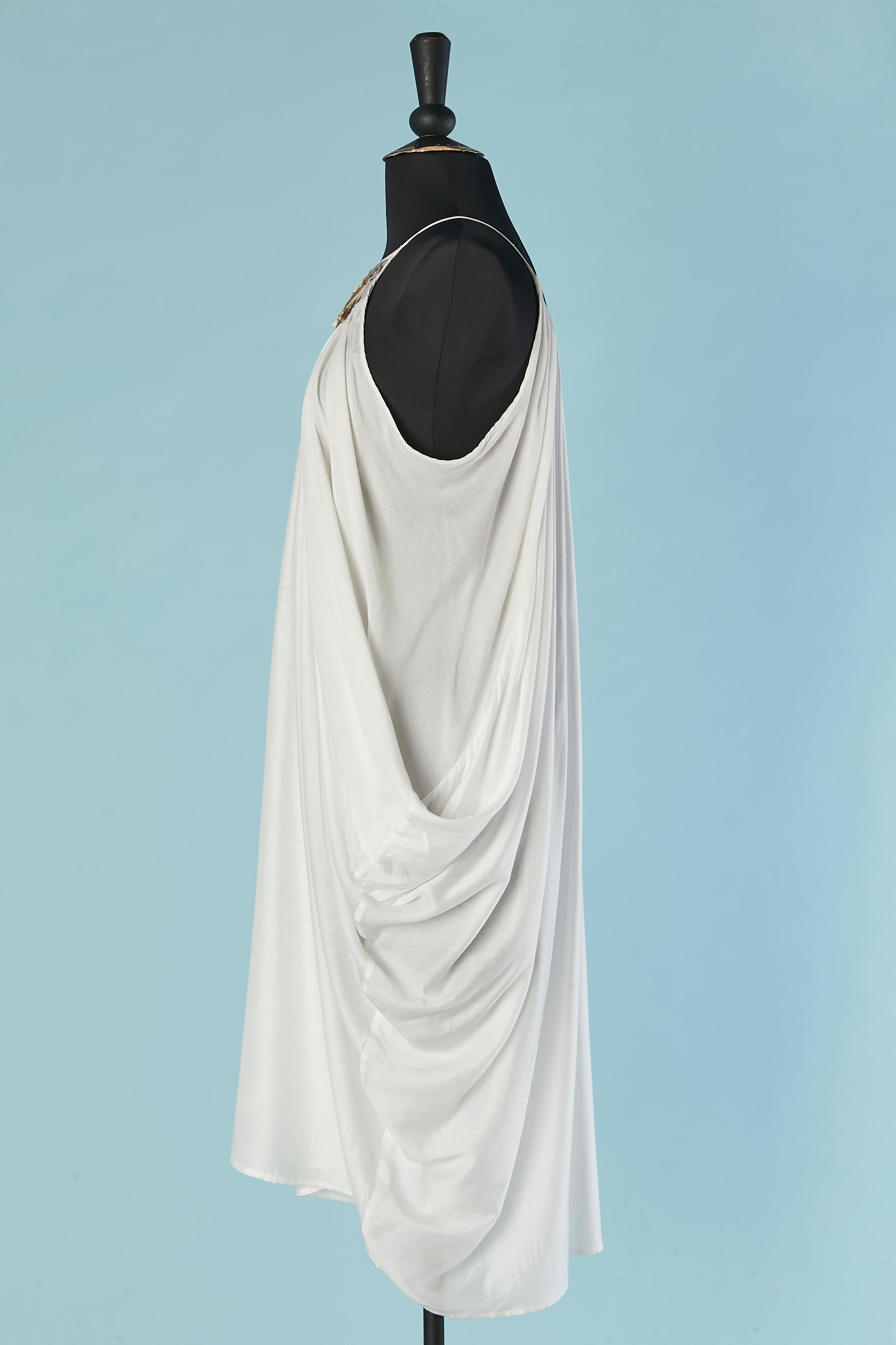 White silk and rayon dress with shell embellishment on the neckline La Perla In Excellent Condition For Sale In Saint-Ouen-Sur-Seine, FR