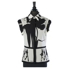 Chemise sans manches en soie blanche avec imprimé noir Versace 