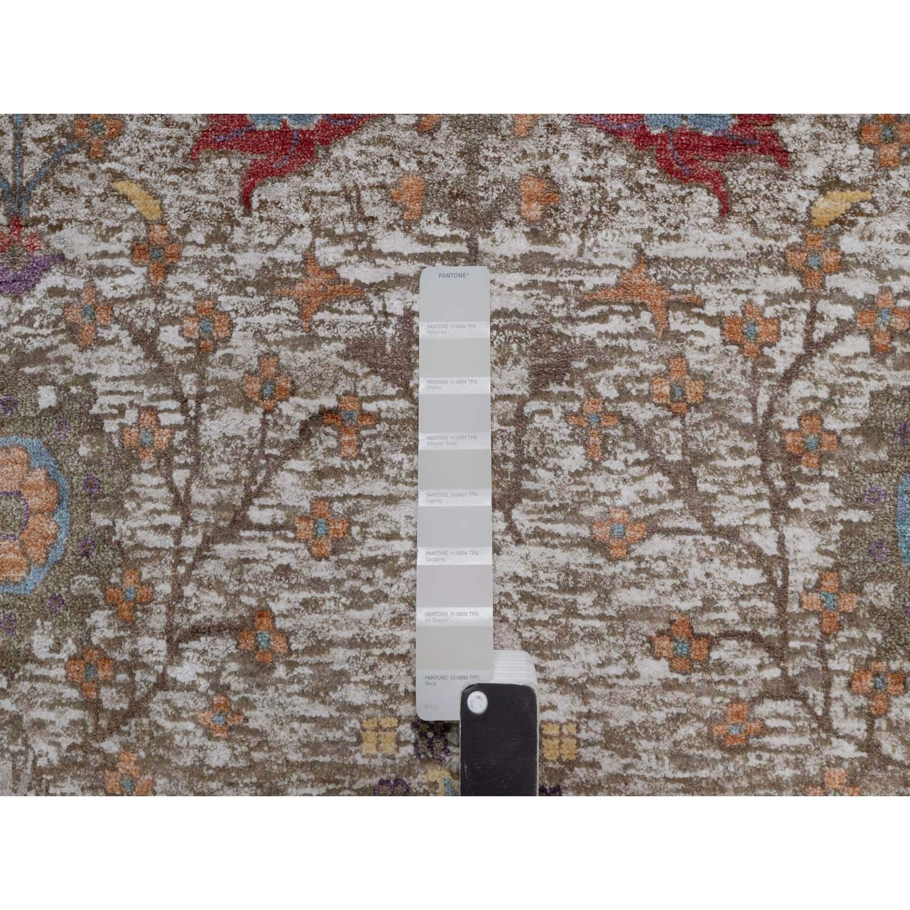 Orientalischer Teppich aus weißer Seide mit strukturierter Wolle, handgeknüpft, Vasendesign, 6'2