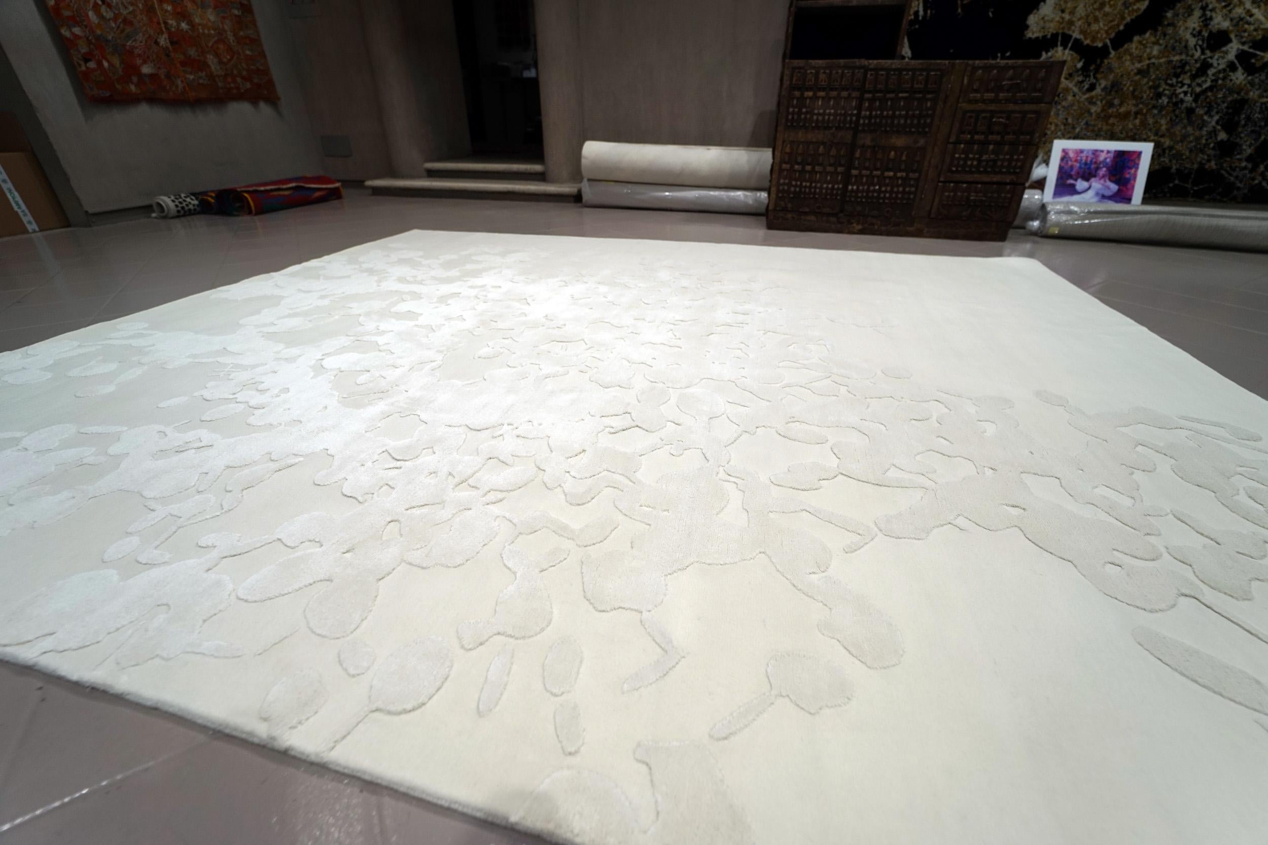 Contemporary White Silk, Wool Rug India Hand Knotted Carpet Highest Quality Abstract Floral For Sale