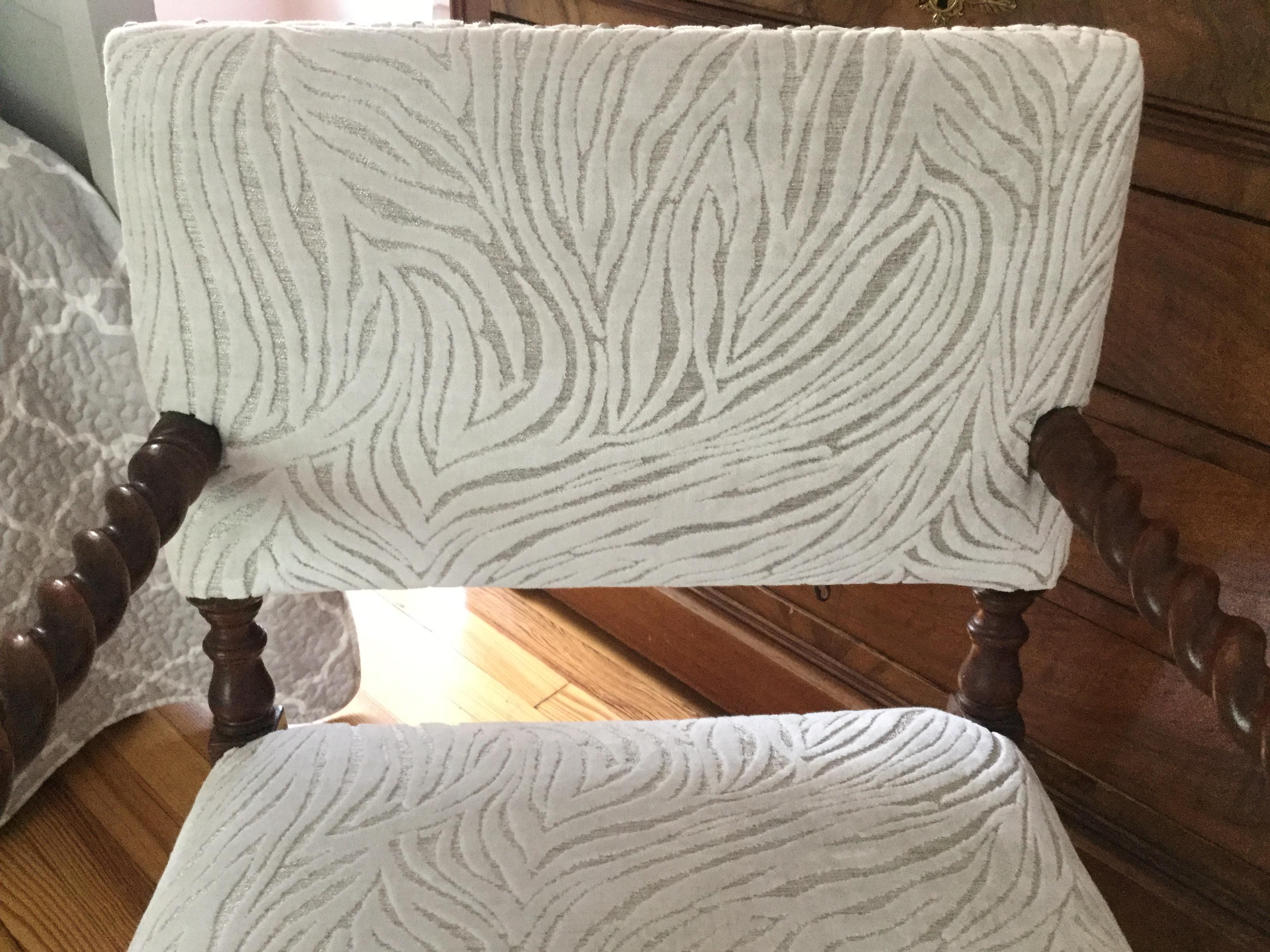 White and Silver Velvet English Barley-Twist Chair In Good Condition In Livingston, NJ