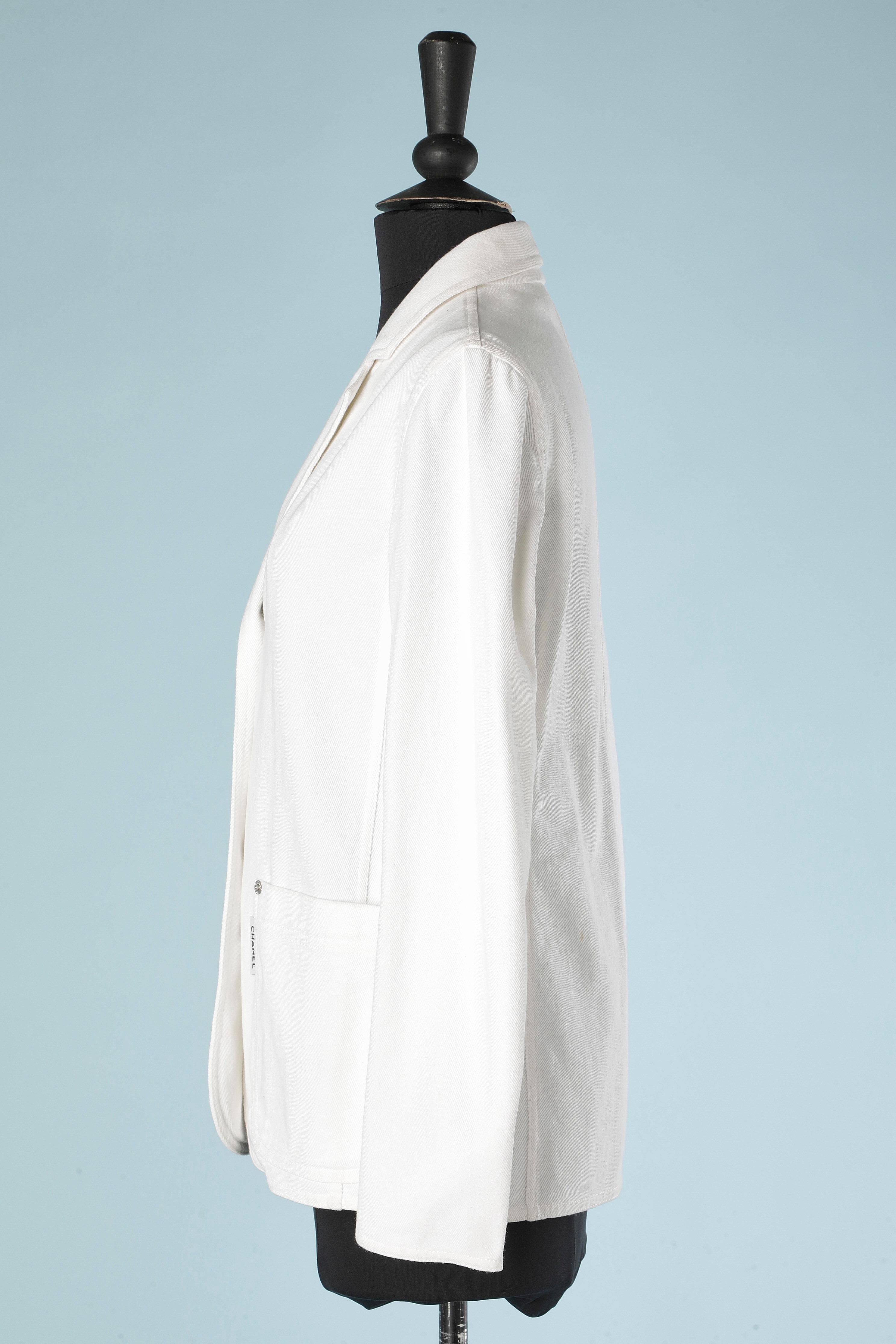 Veste en coton blanc à simple boutonnage avec boutons de marque Chanel  Pour femmes en vente