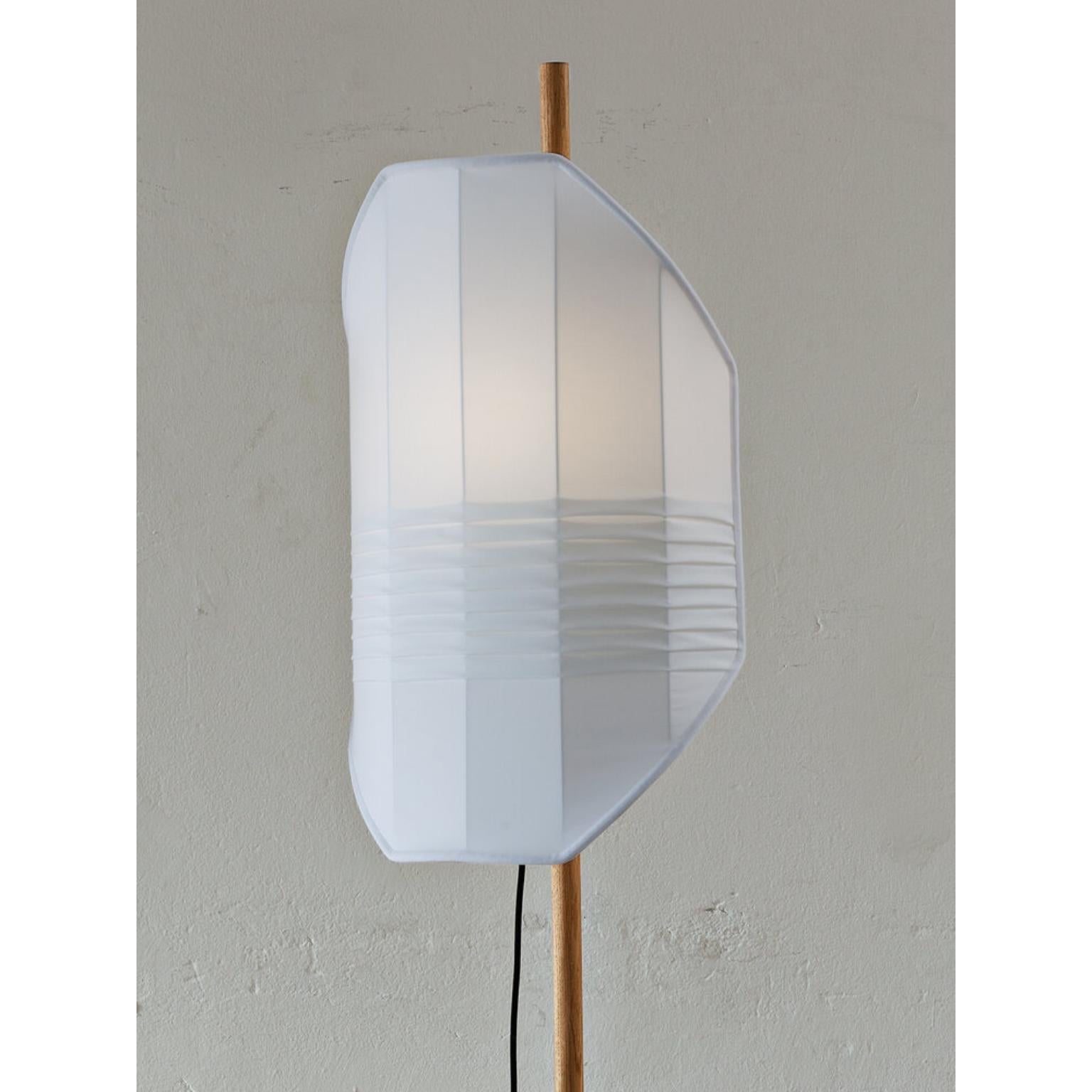 White Single Pleating Flag Floor Lamp by Servomuto
Dimensions: W 45 x D 33 x H 194 cm
Materials: Lampshade: Pleated Cotton Fabric. Structure: Tropicalizated iron bracket, oak wood stem, “Ceppo Lombardo” natural stone base.
Weight: 16 Kg. 

Inspired